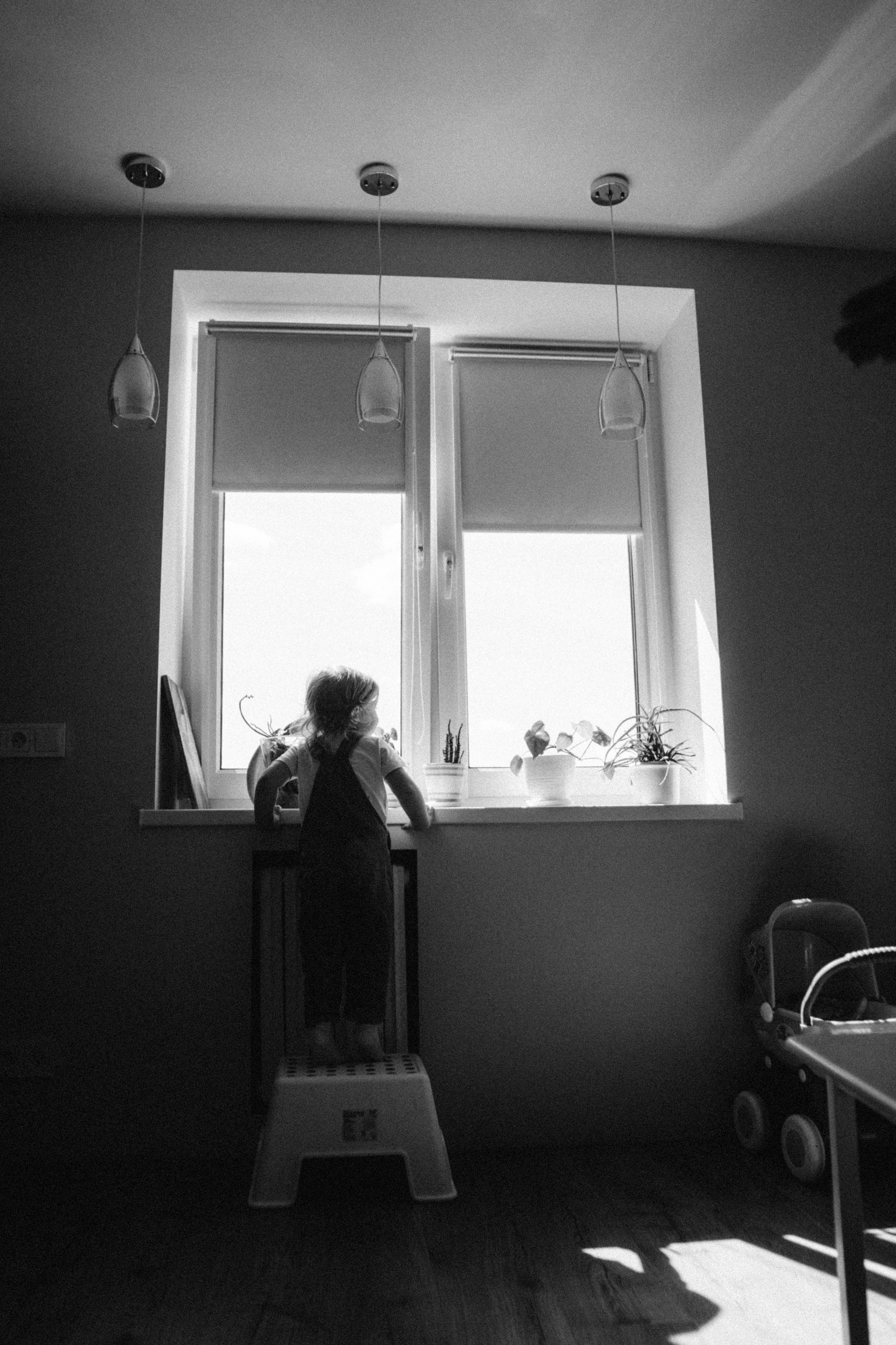 Let's stay home. Family photographer in Warsaw Sasha Zenzina