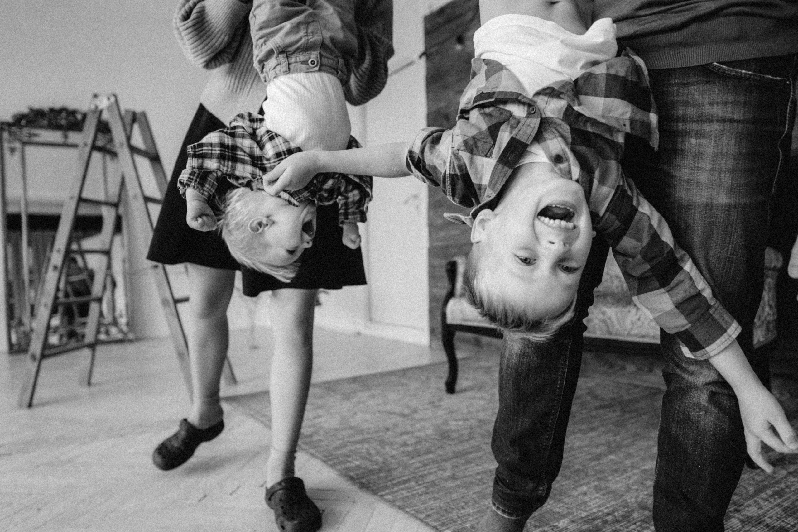 We are here. Family photographer in Warsaw Sasha Zenzina