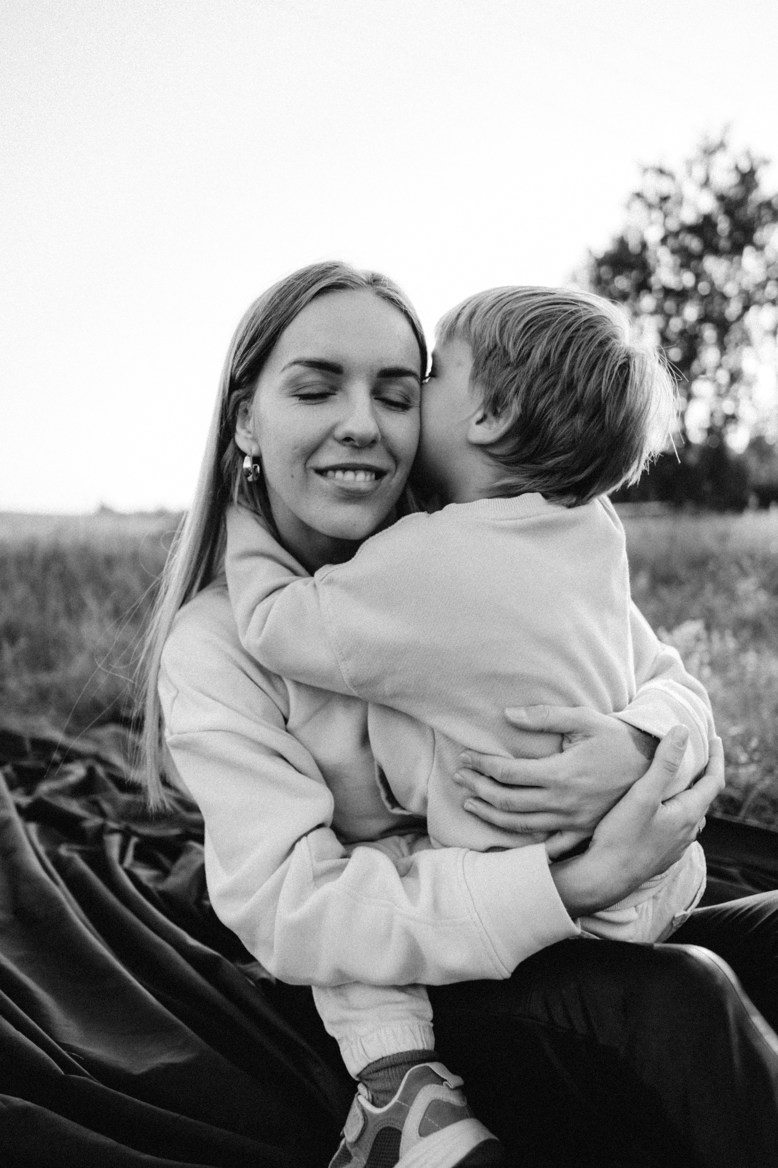 Catch the sunset. Family photographer in Warsaw Sasha Zenzina