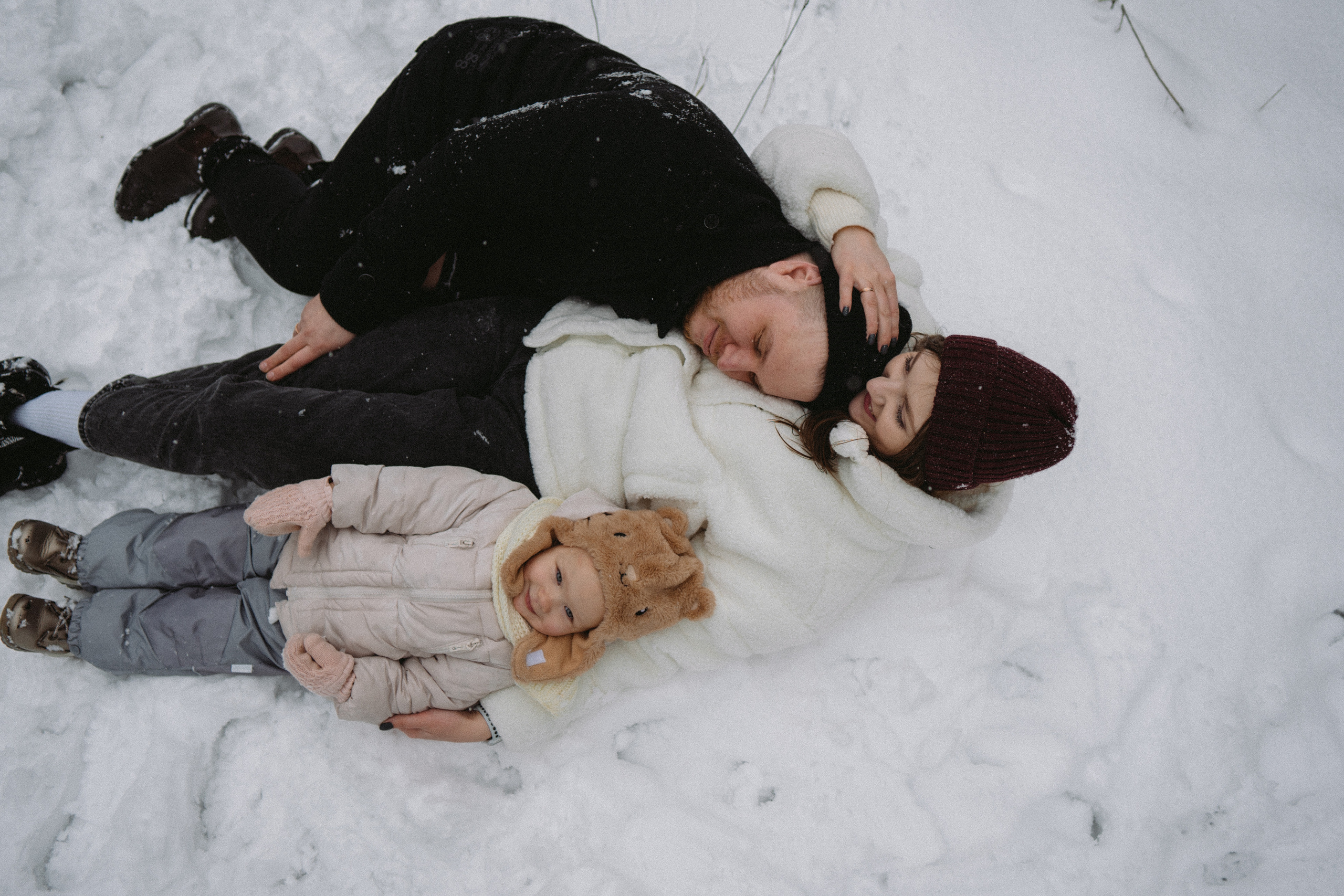 Winter happines. Family photographer in Warsaw Sasha Zenzina