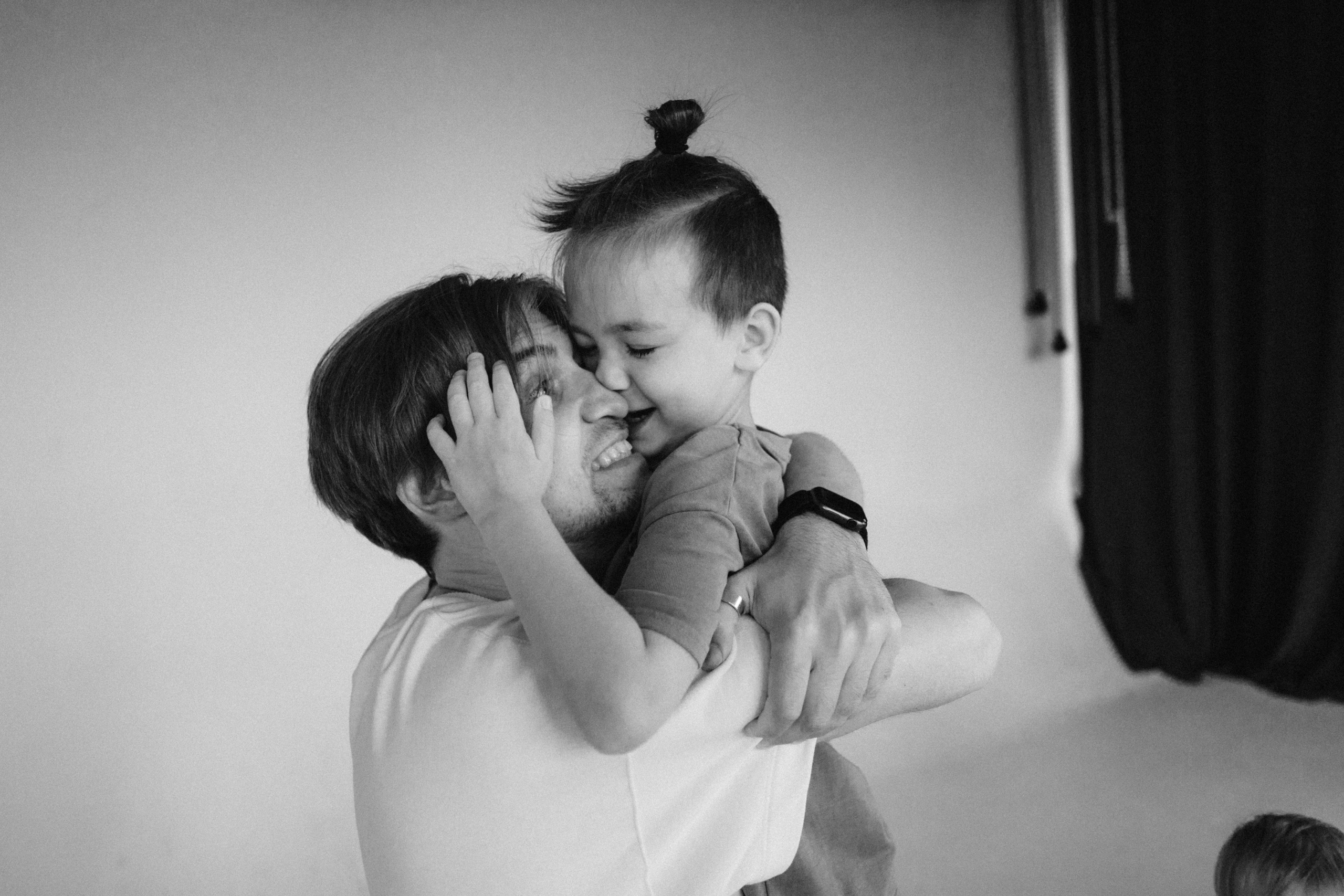 By Your Side. Family photographer in Warsaw Sasha Zenzina