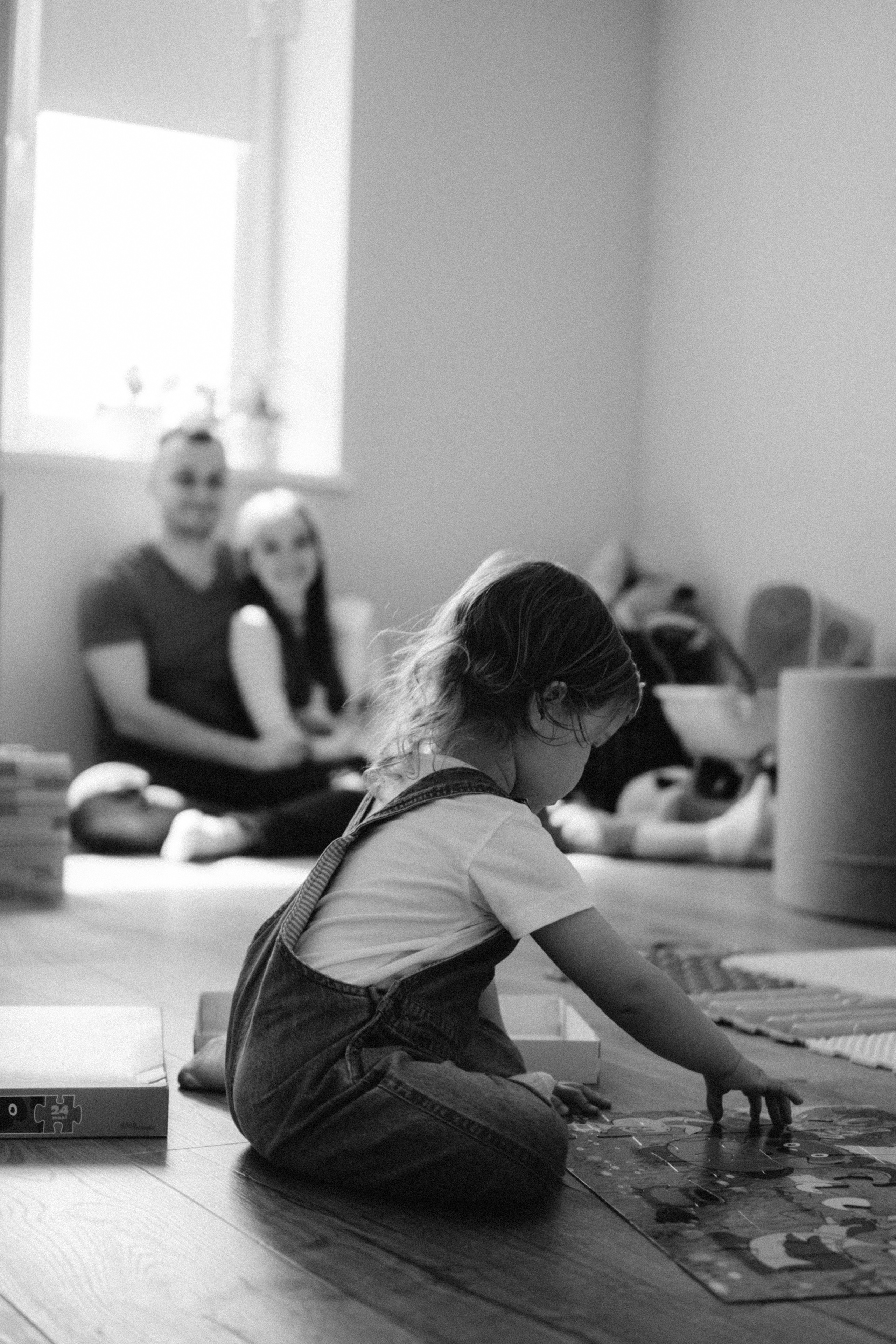 Let's stay home. Family photographer in Warsaw Sasha Zenzina