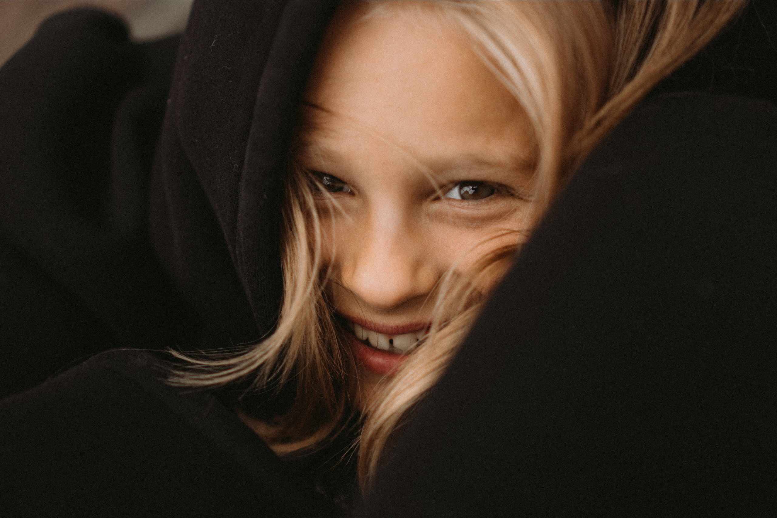 Free like the wind. Family photographer in Warsaw Sasha Zenzina