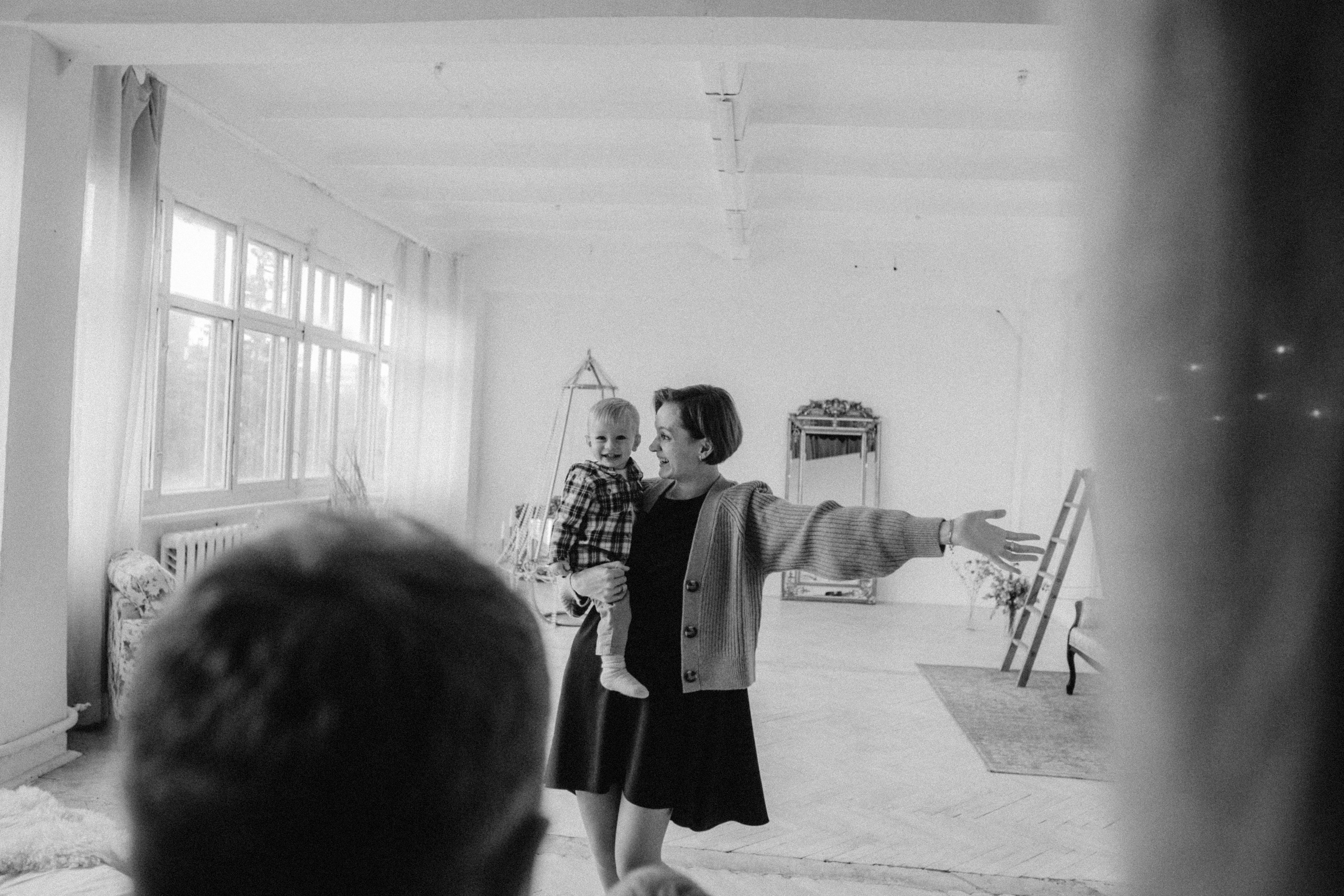 We are here. Family photographer in Warsaw Sasha Zenzina