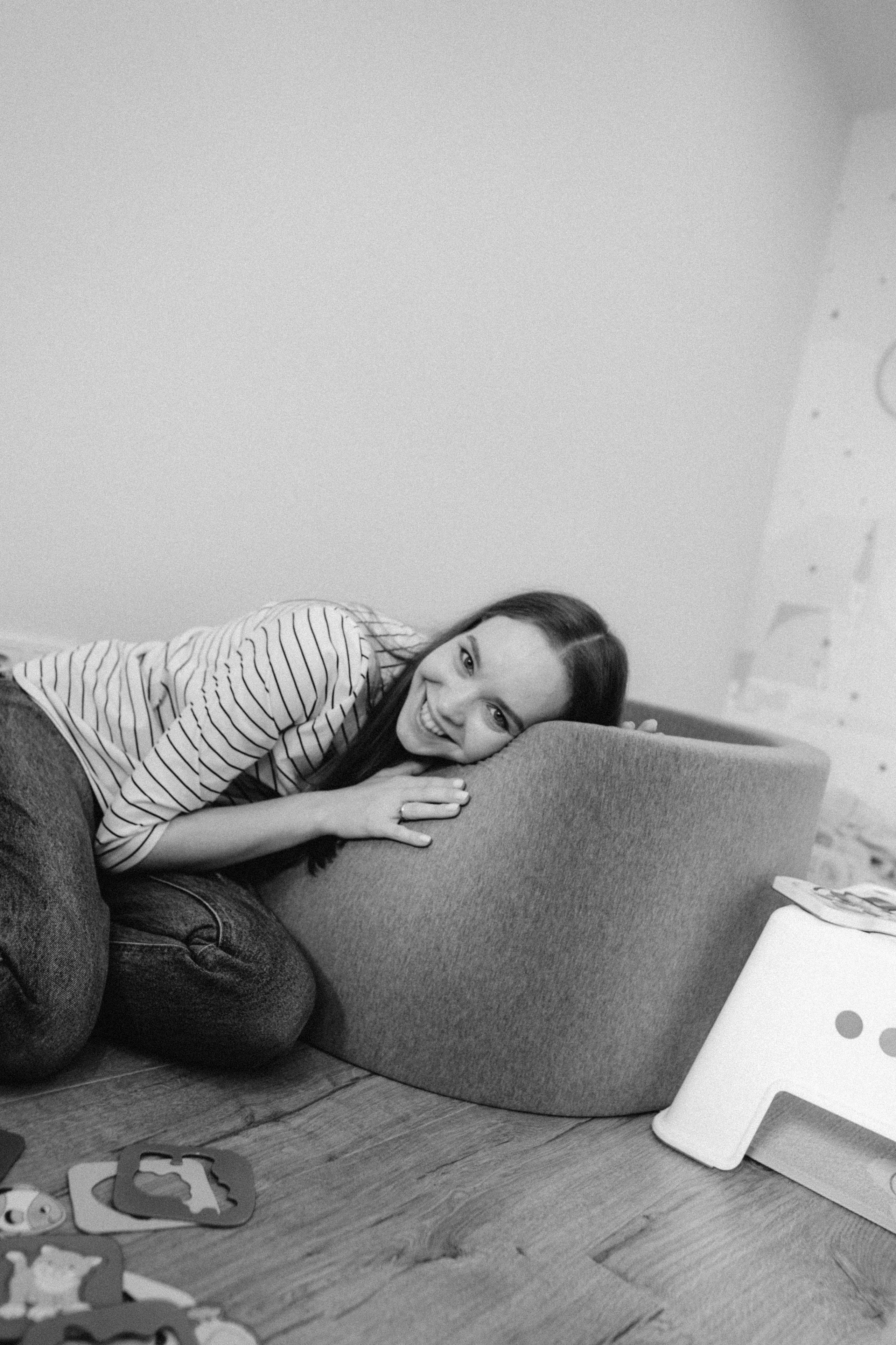 Let's stay home. Family photographer in Warsaw Sasha Zenzina