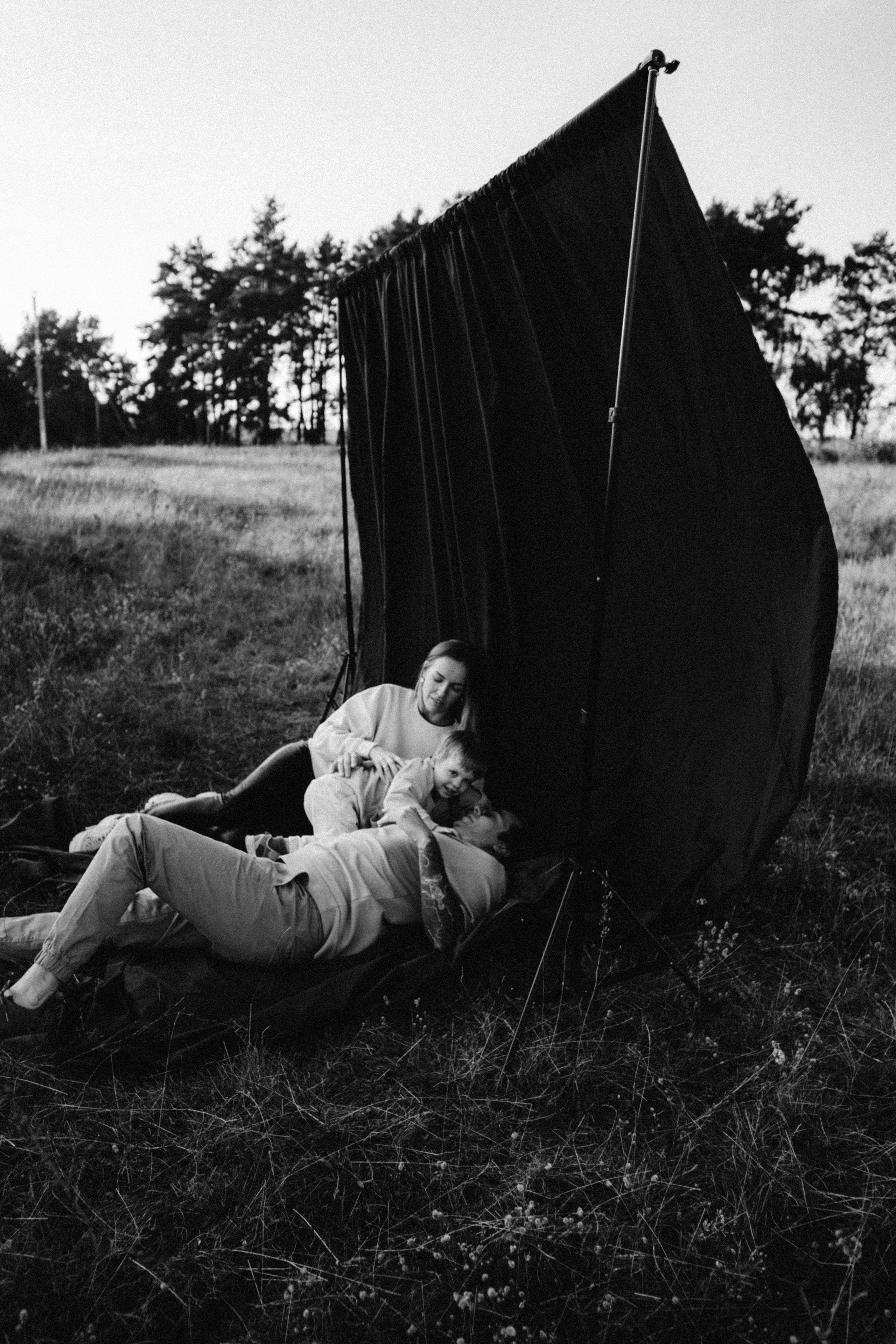 Catch the sunset. Family photographer in Warsaw Sasha Zenzina