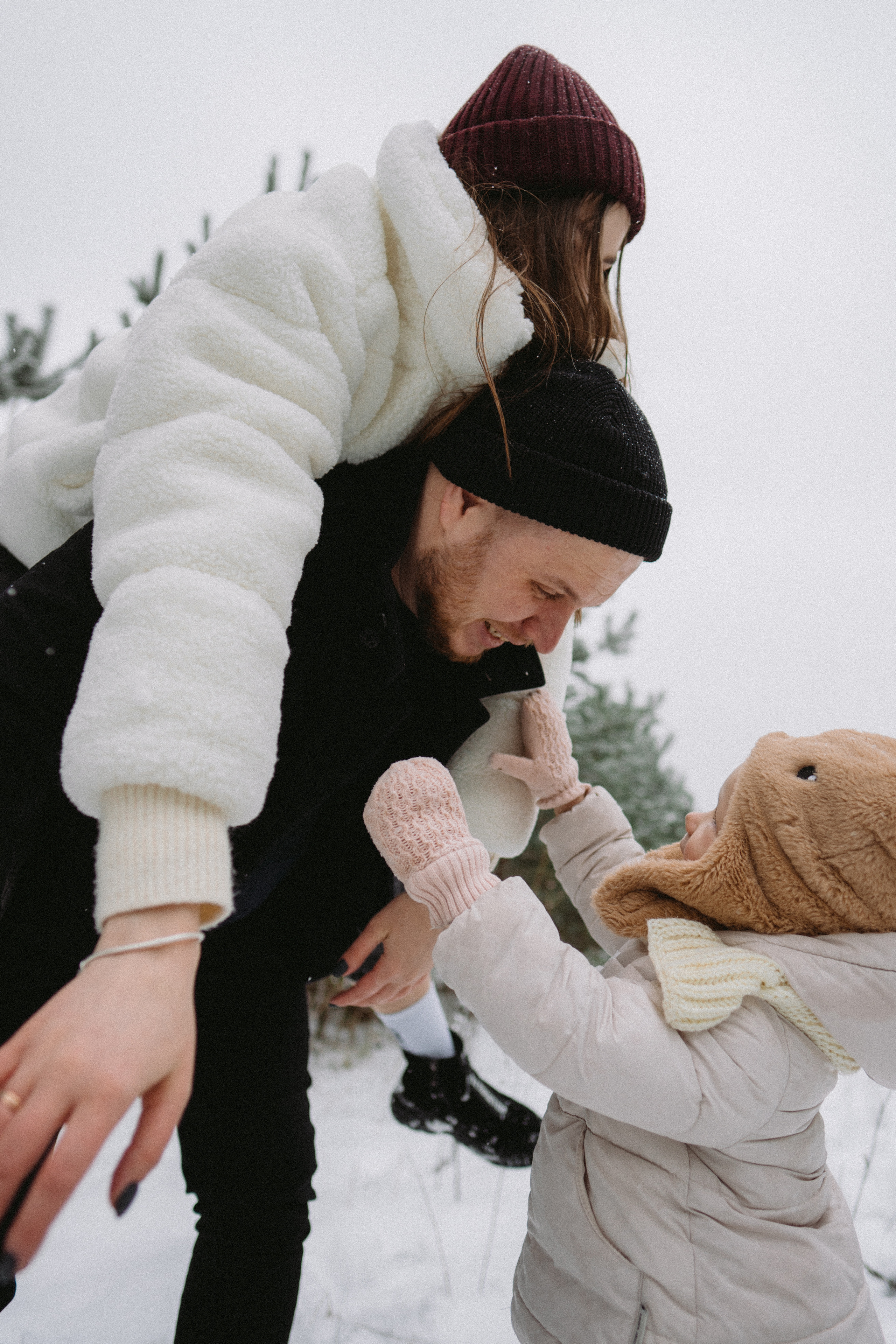 Winter happines. Family photographer in Warsaw Sasha Zenzina