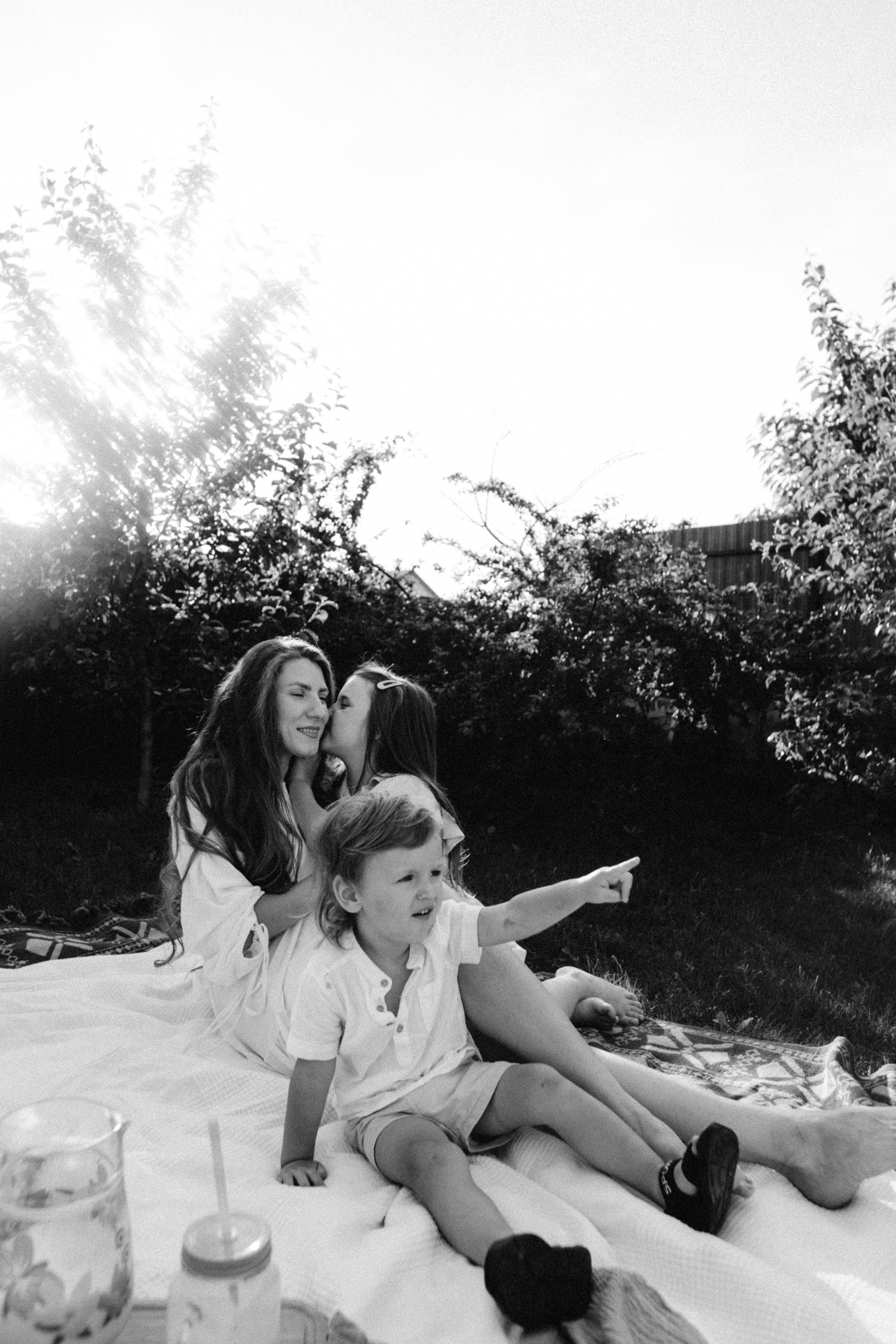 Home sweet home. Family photographer in Warsaw Sasha Zenzina