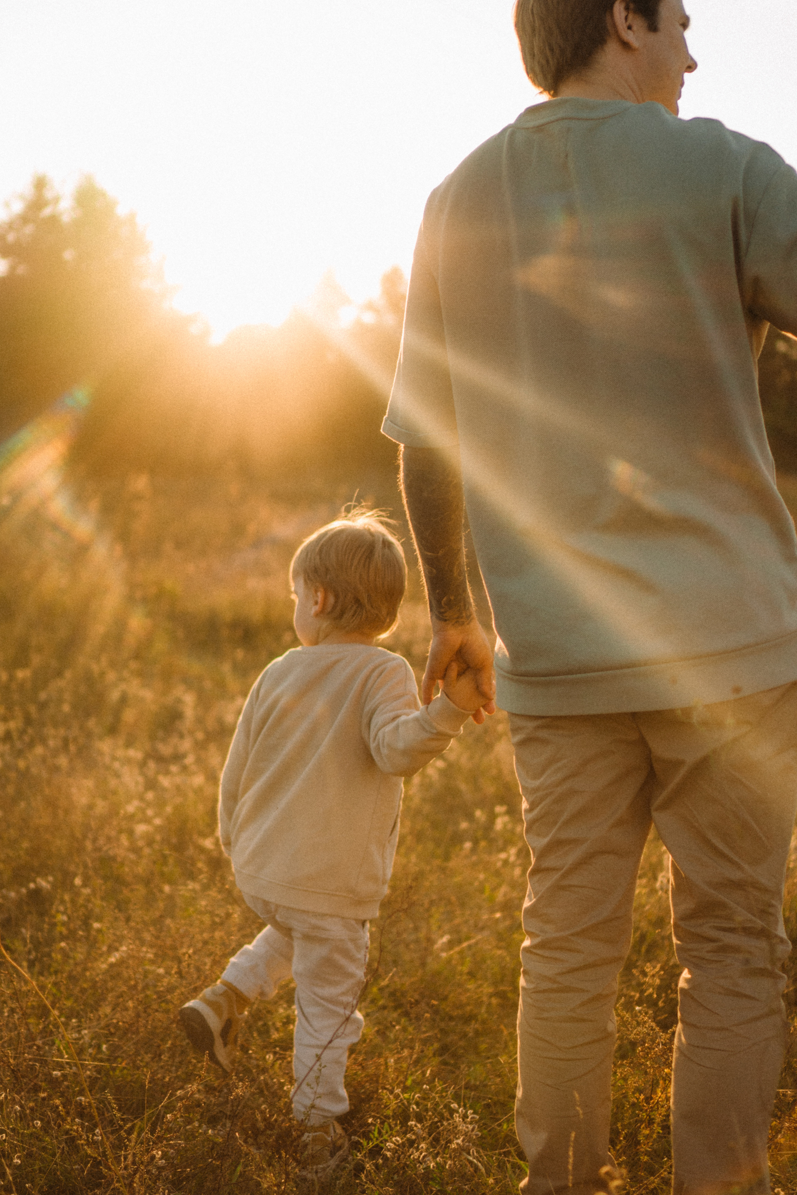 Catch the sunset. Family photographer in Warsaw Sasha Zenzina