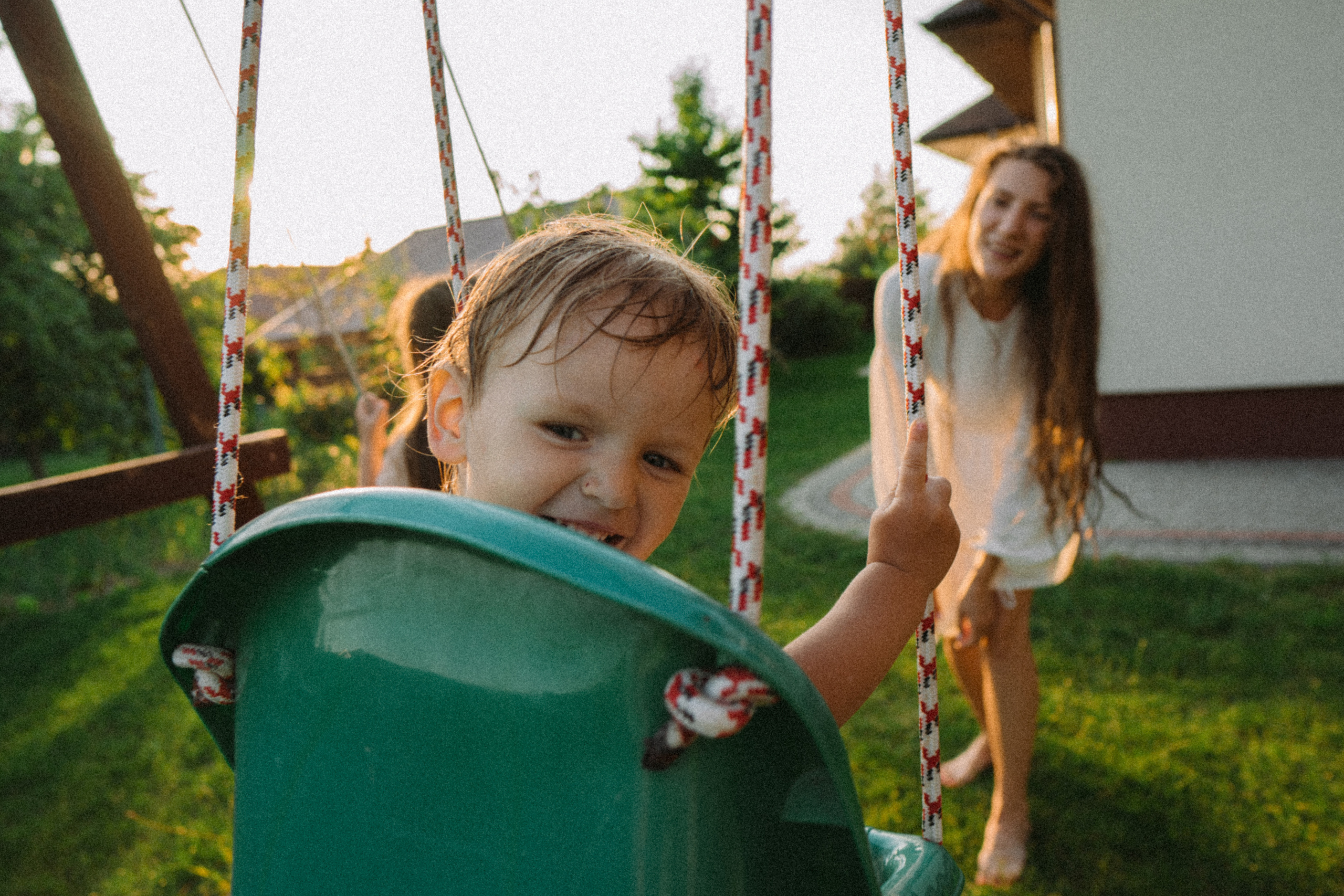 Home sweet home. Family photographer in Warsaw Sasha Zenzina