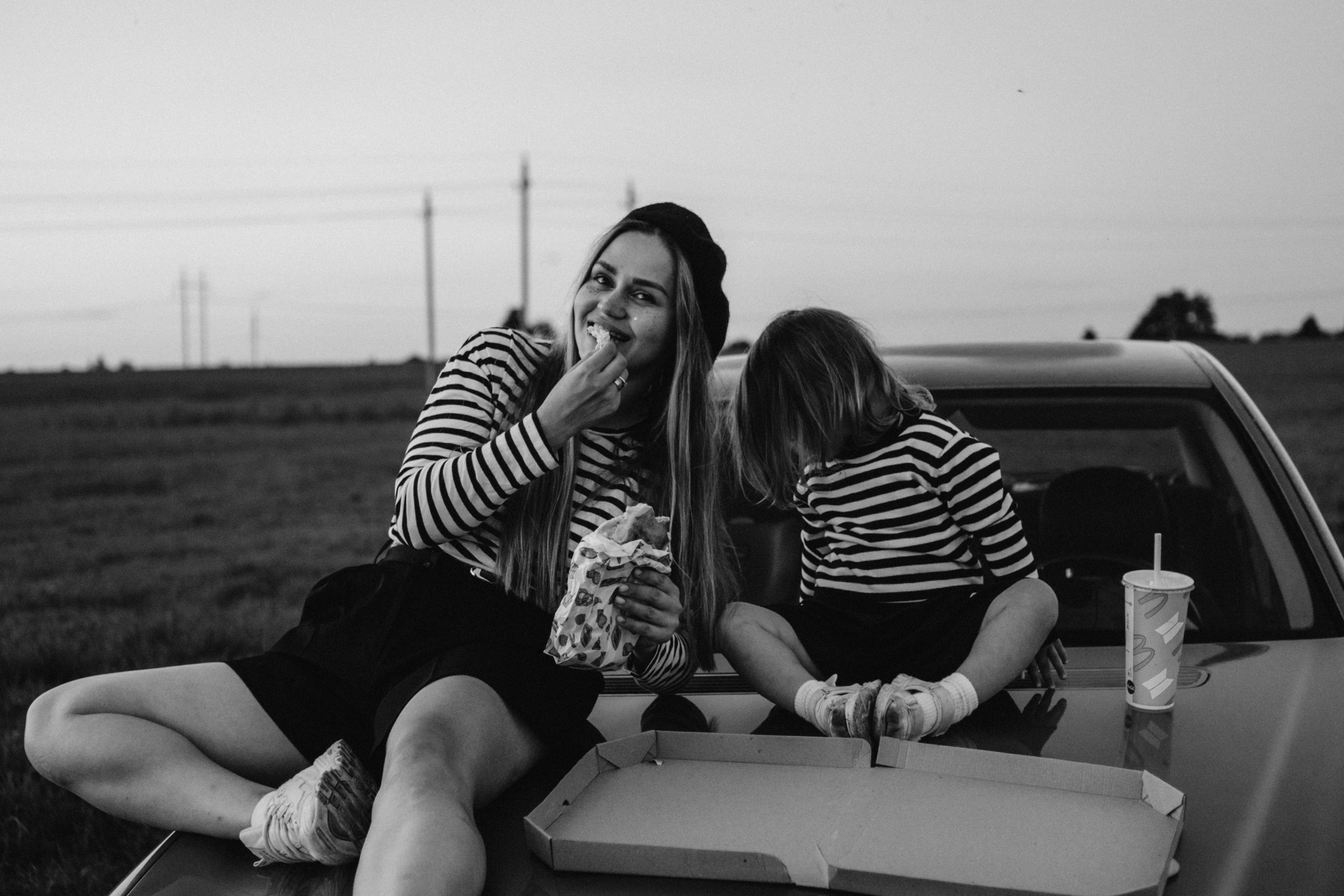 Love whisper. Family photographer in Warsaw Sasha Zenzina