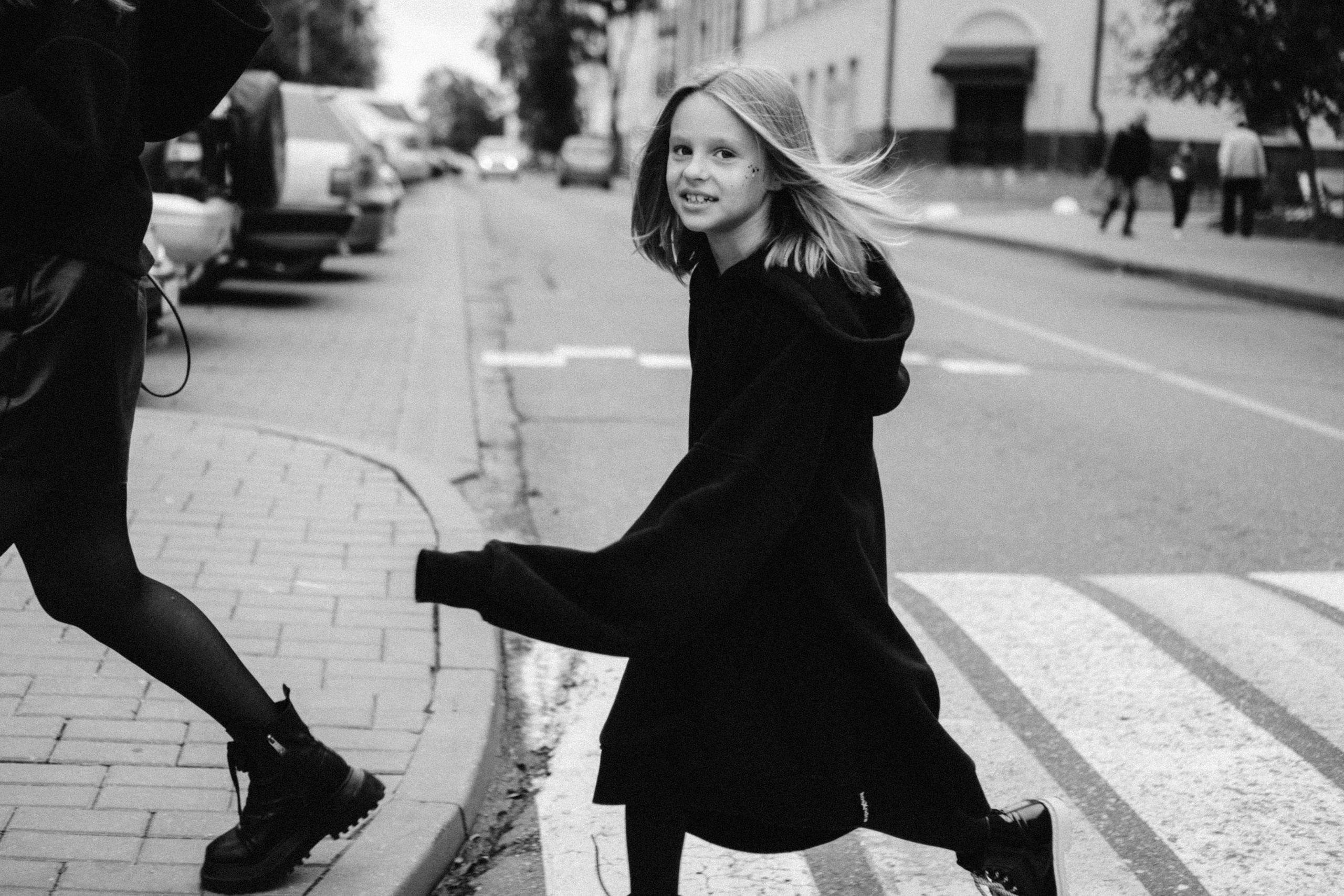 Free like the wind. Family photographer in Warsaw Sasha Zenzina