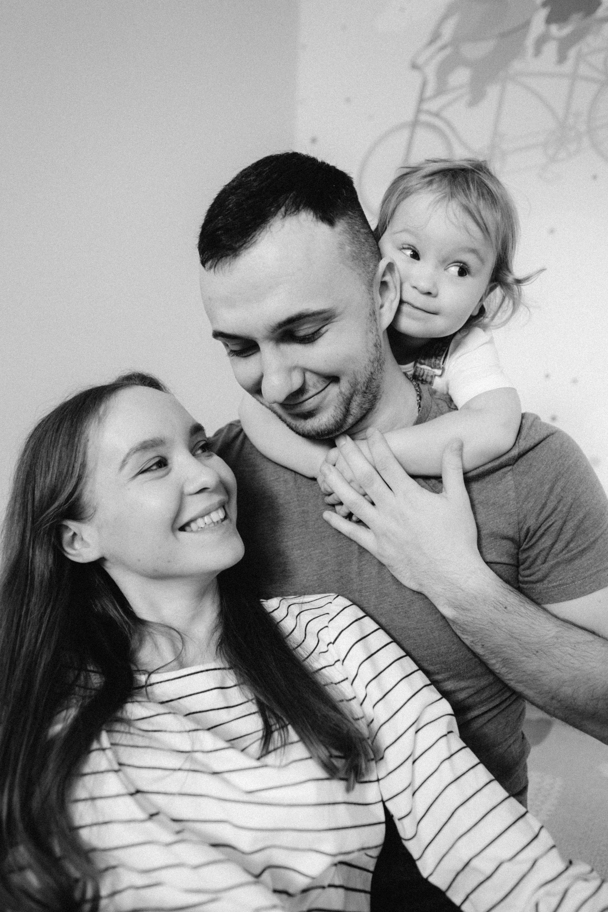 Let's stay home. Family photographer in Warsaw Sasha Zenzina