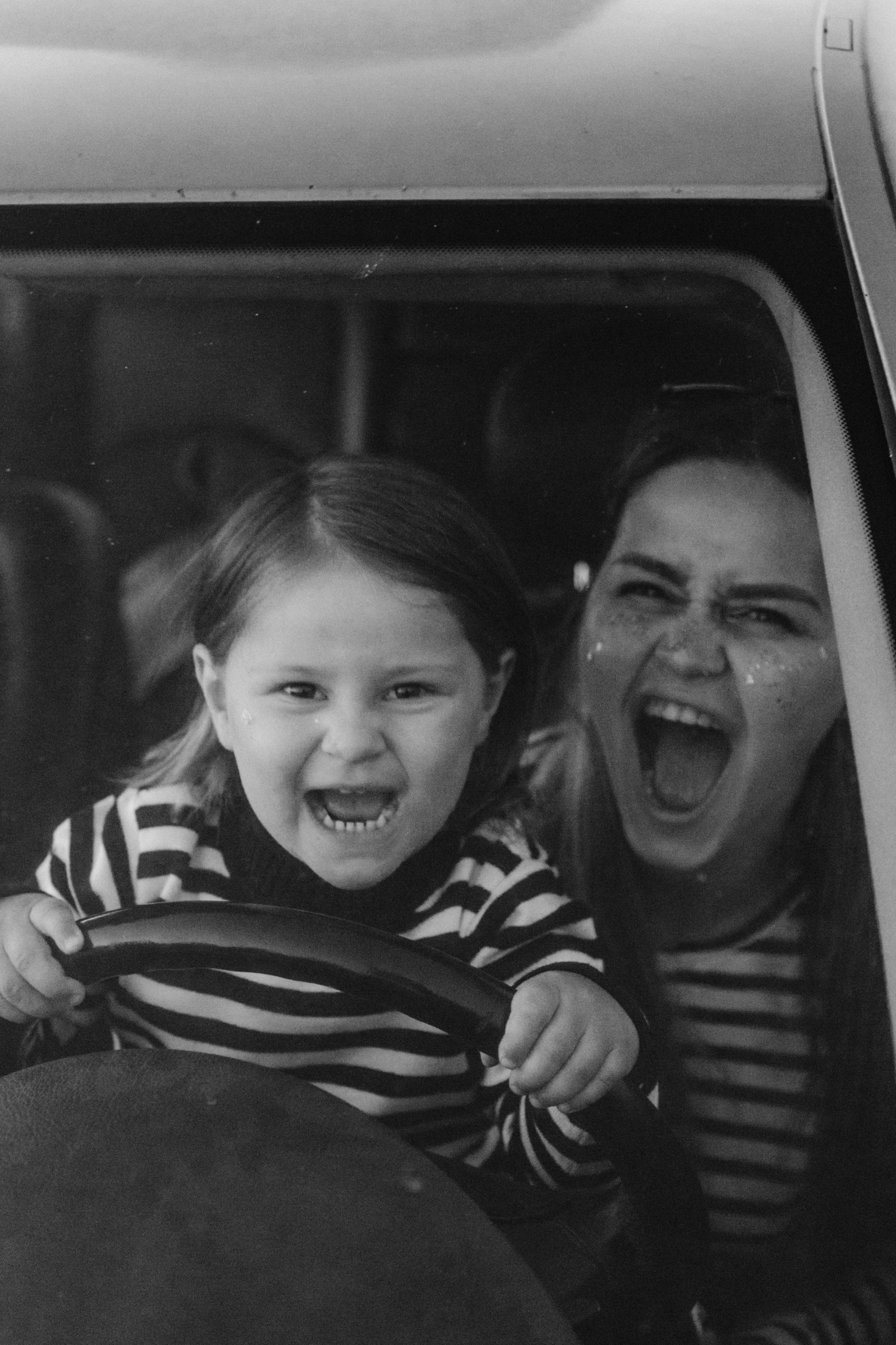 Love whisper. Family photographer in Warsaw Sasha Zenzina