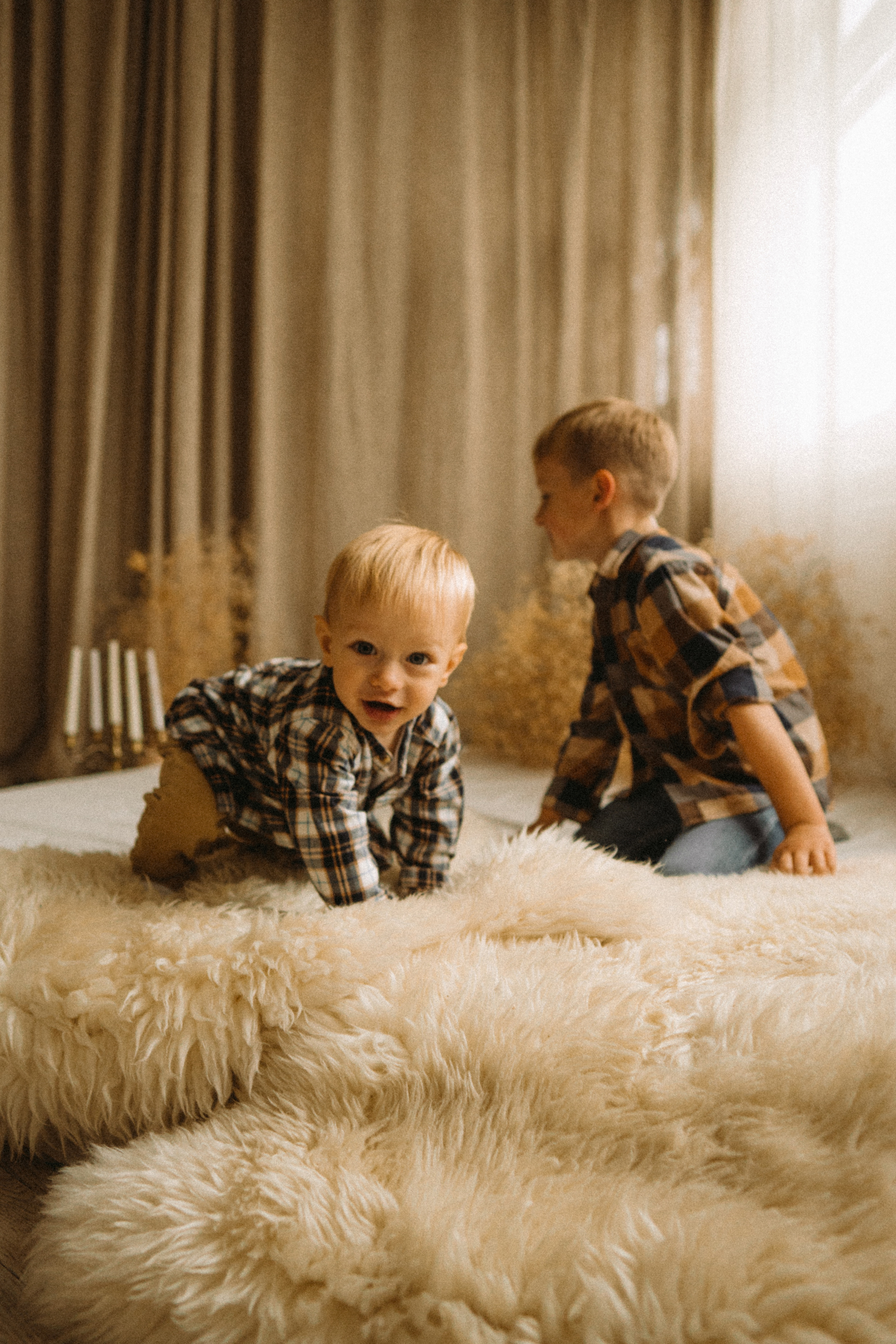 We are here. Family photographer in Warsaw Sasha Zenzina