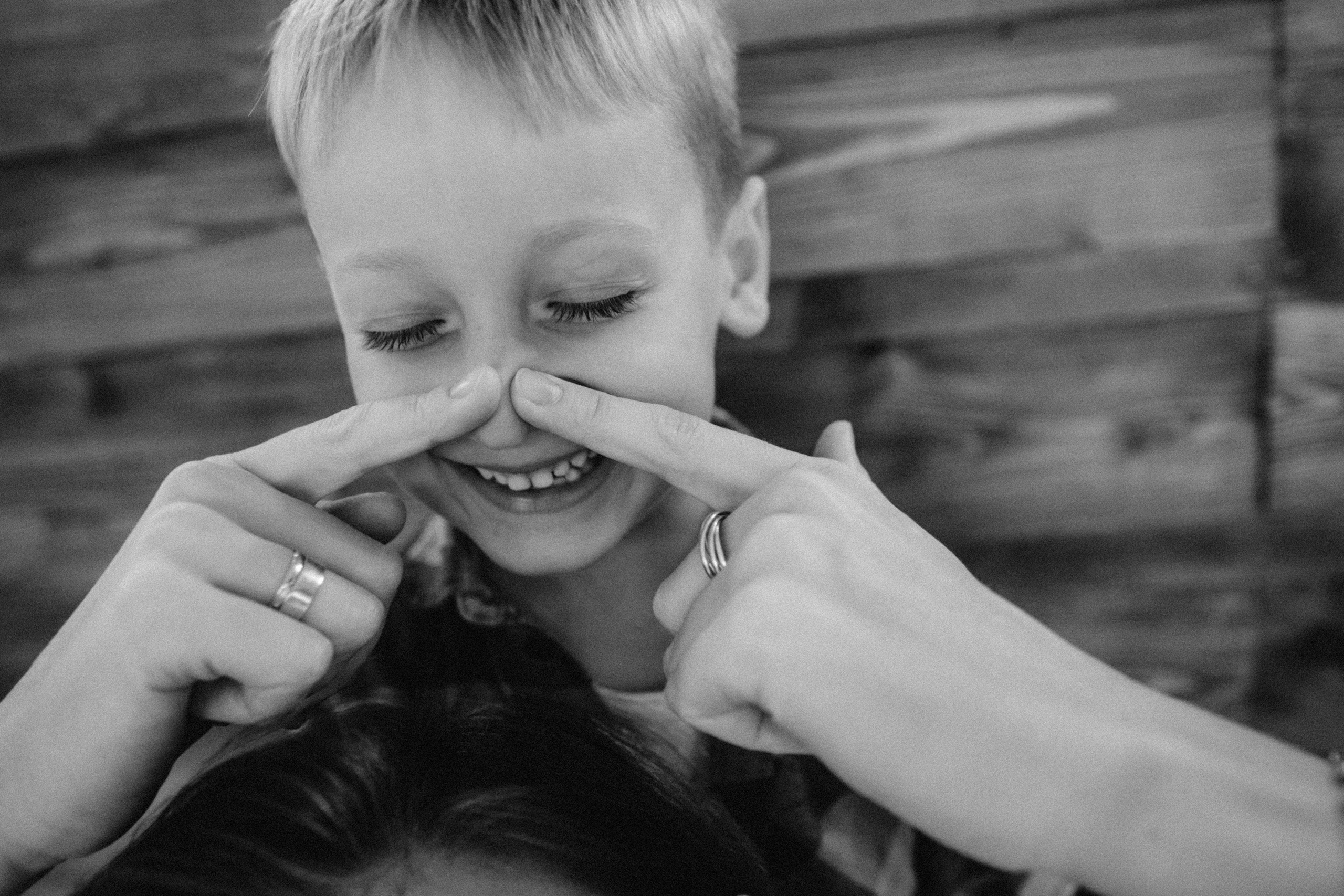 We are here. Family photographer in Warsaw Sasha Zenzina