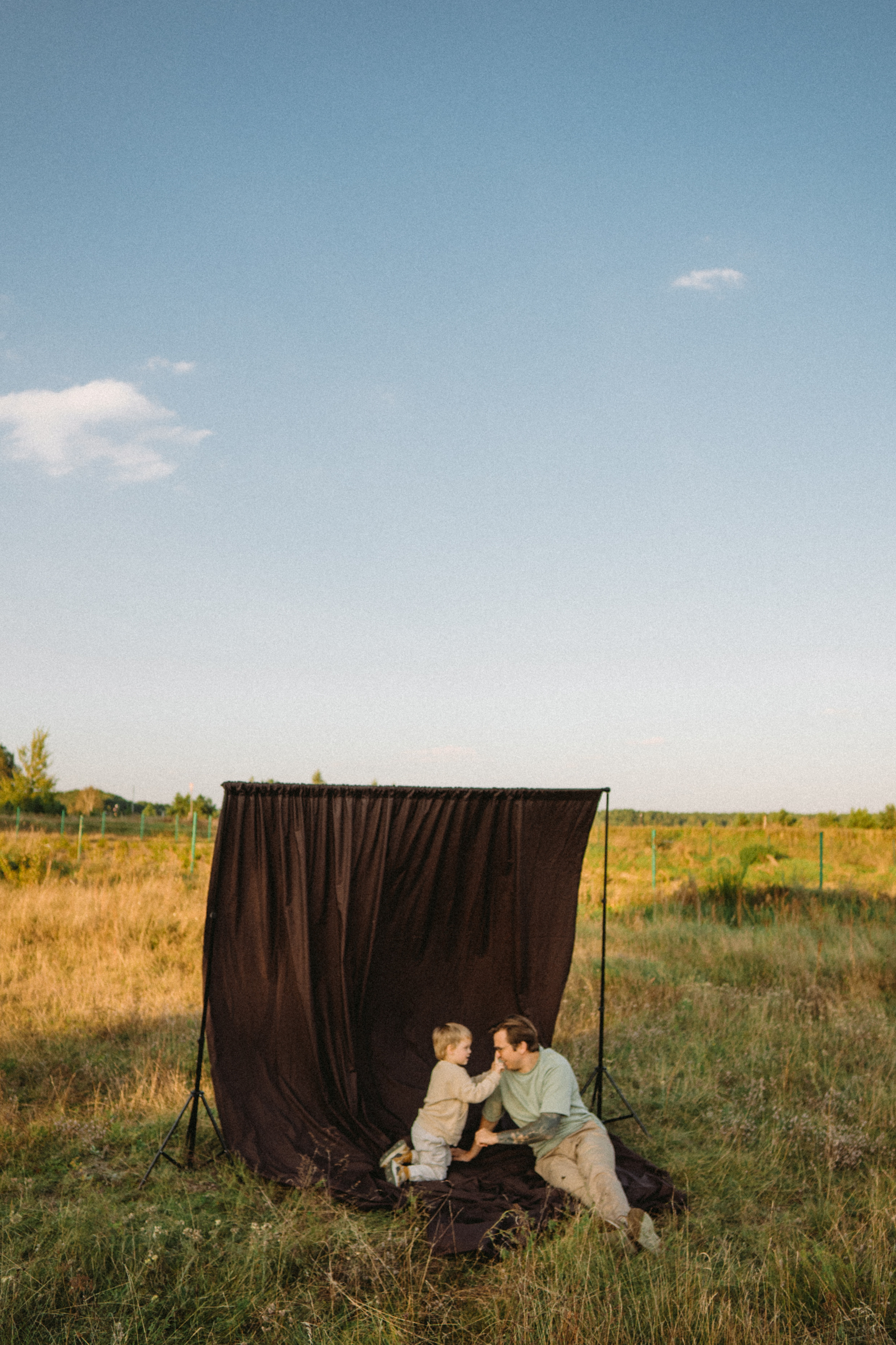 Catch the sunset. Family photographer in Warsaw Sasha Zenzina