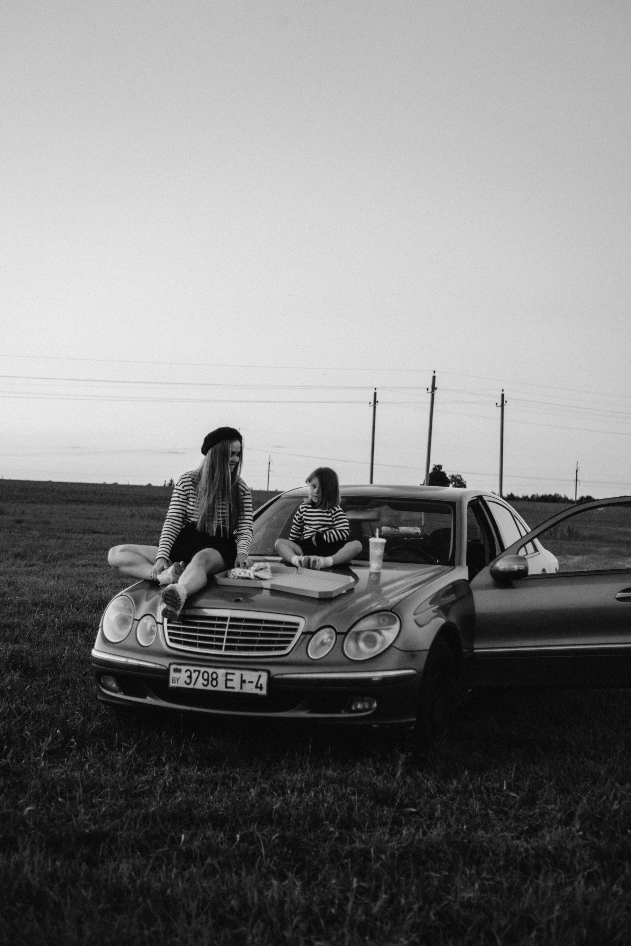 Love whisper. Family photographer in Warsaw Sasha Zenzina