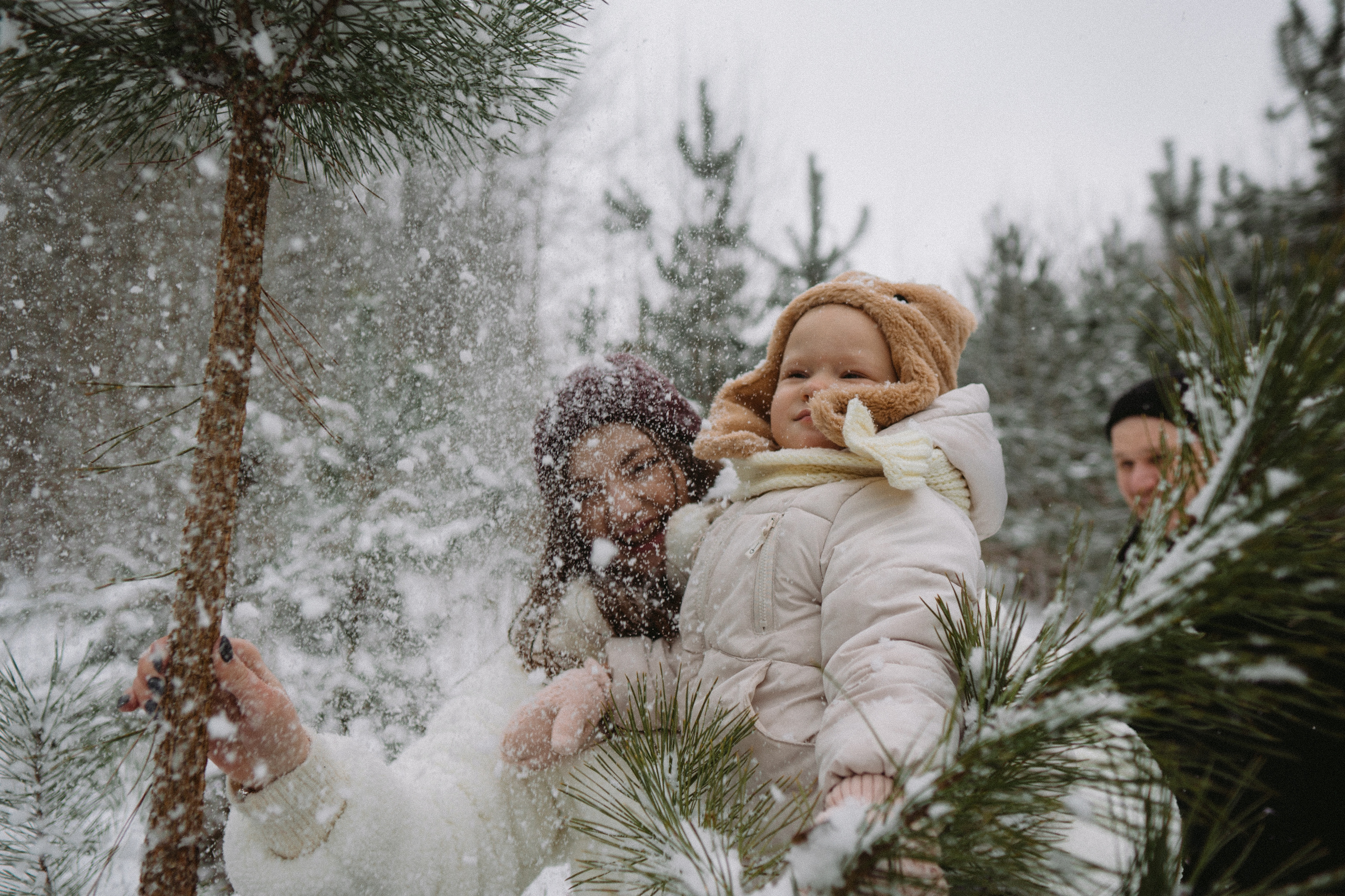 Winter happines. Family photographer in Warsaw Sasha Zenzina