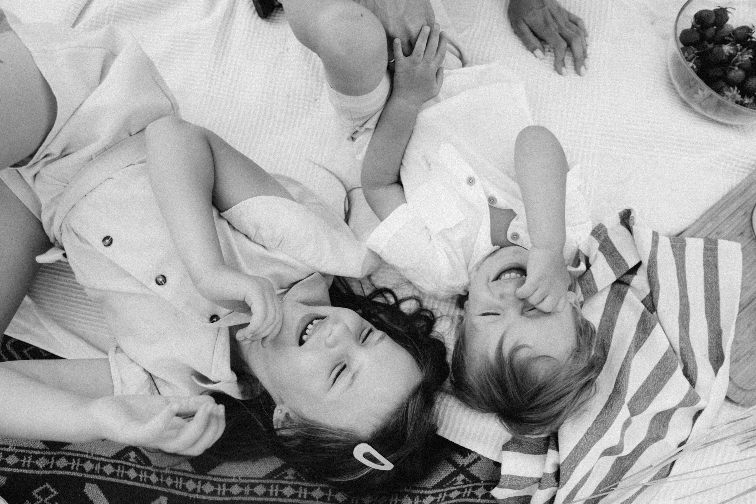 Home sweet home. Family photographer in Warsaw Sasha Zenzina