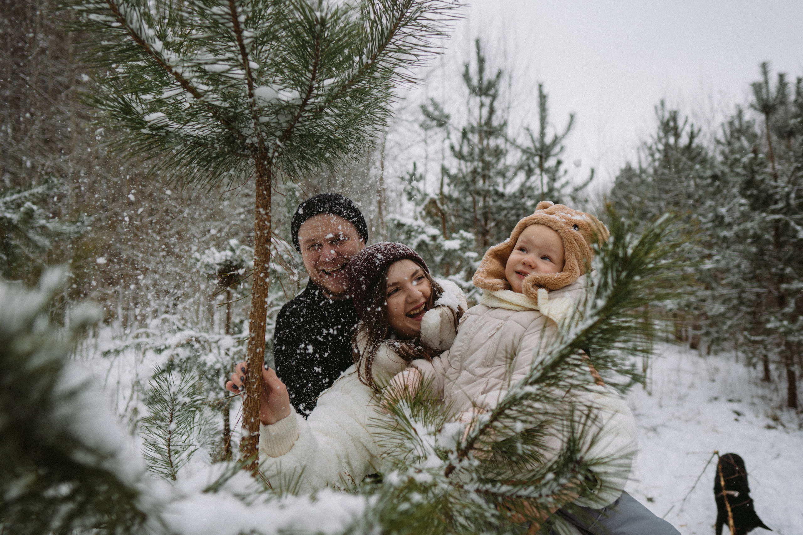 Winter happines. Family photographer in Warsaw Sasha Zenzina