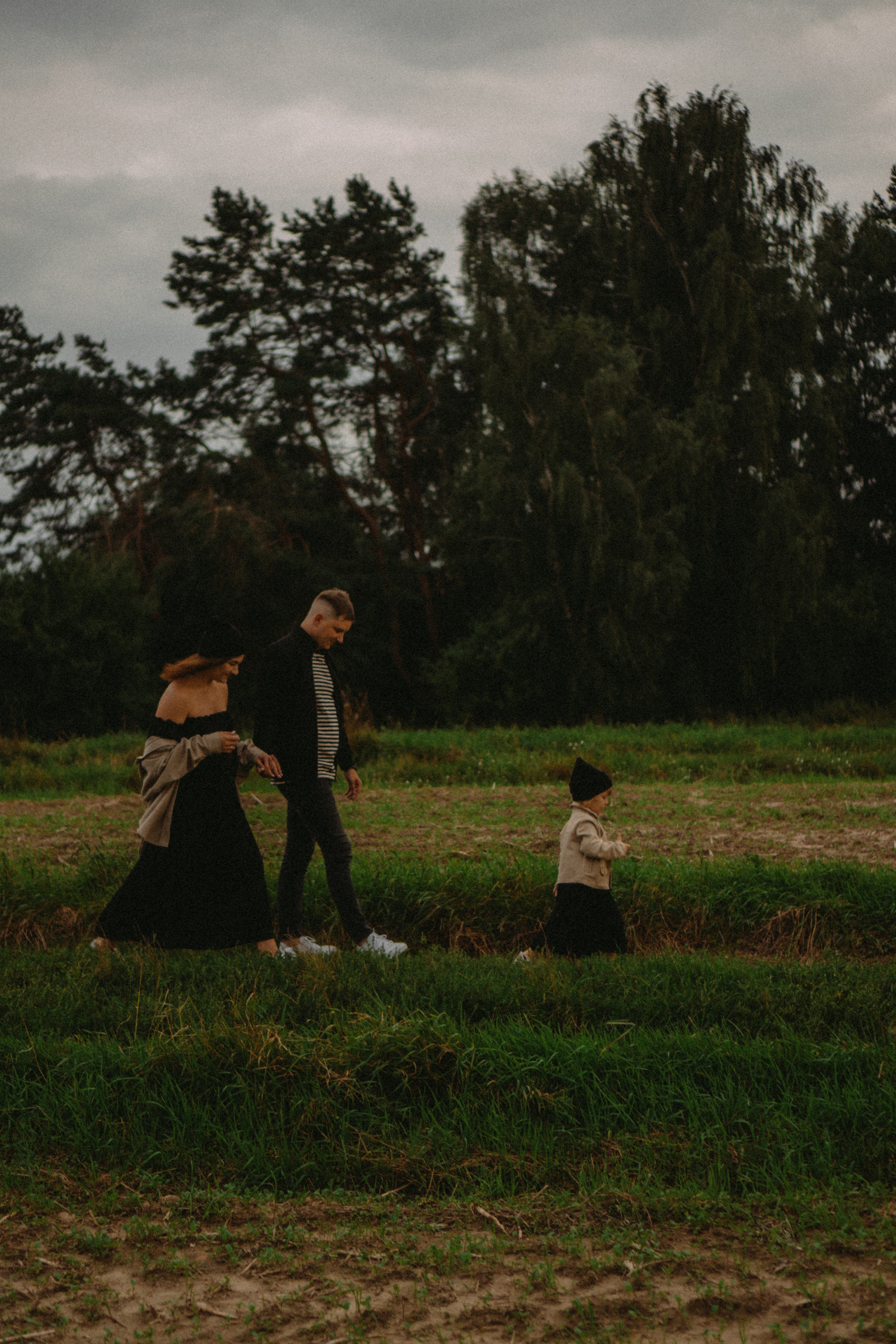 Wanna be with you everywhere. Family photographer in Warsaw Sasha Zenzina