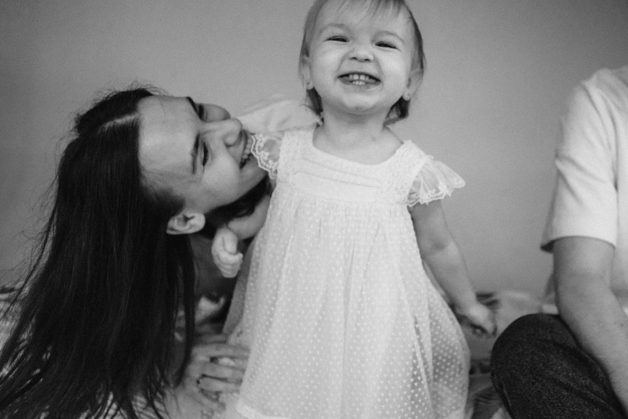 By Your Side. Family photographer in Warsaw Sasha Zenzina