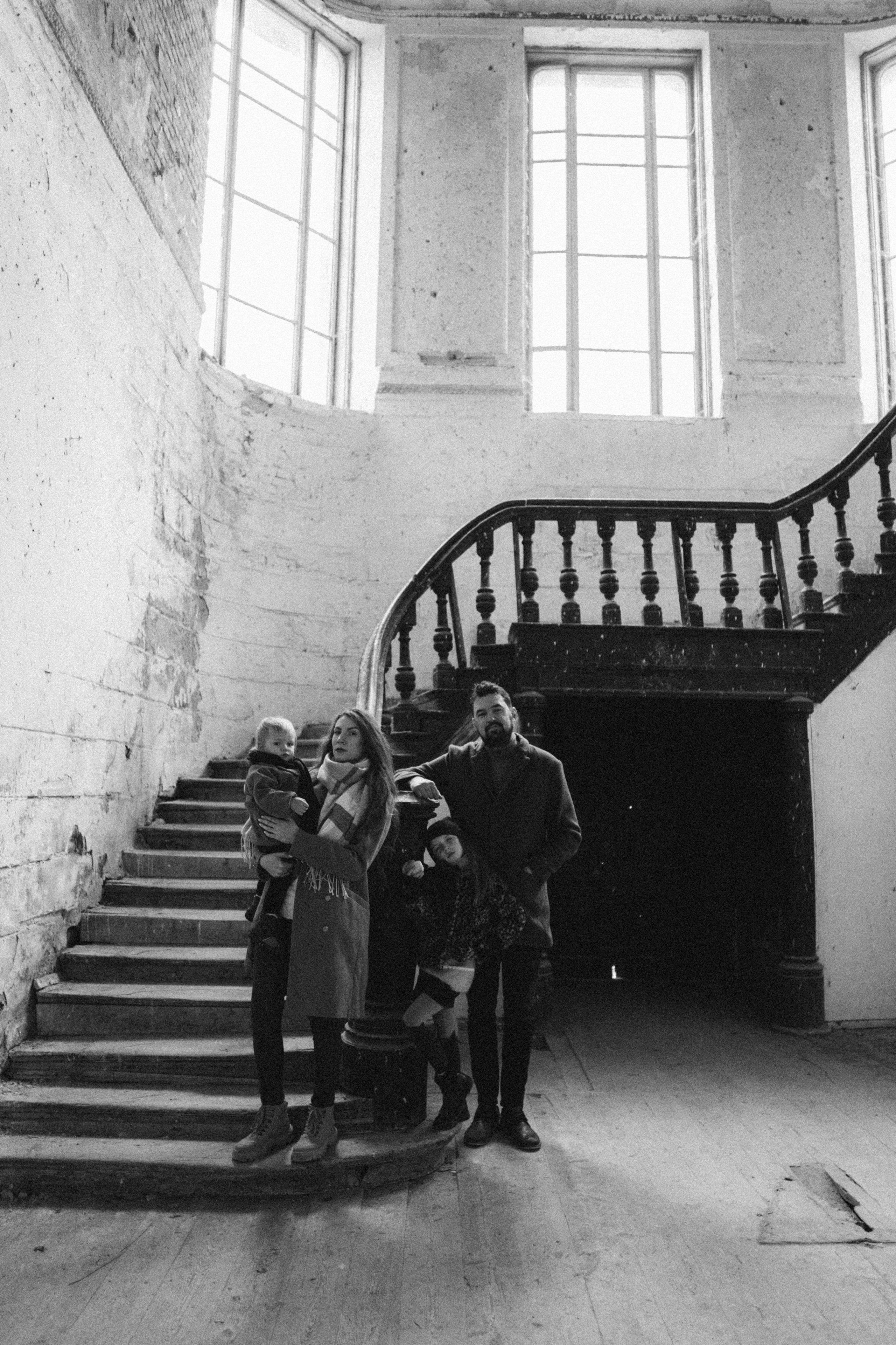 Cold outside Warm inside. Family photographer in Warsaw Sasha Zenzina