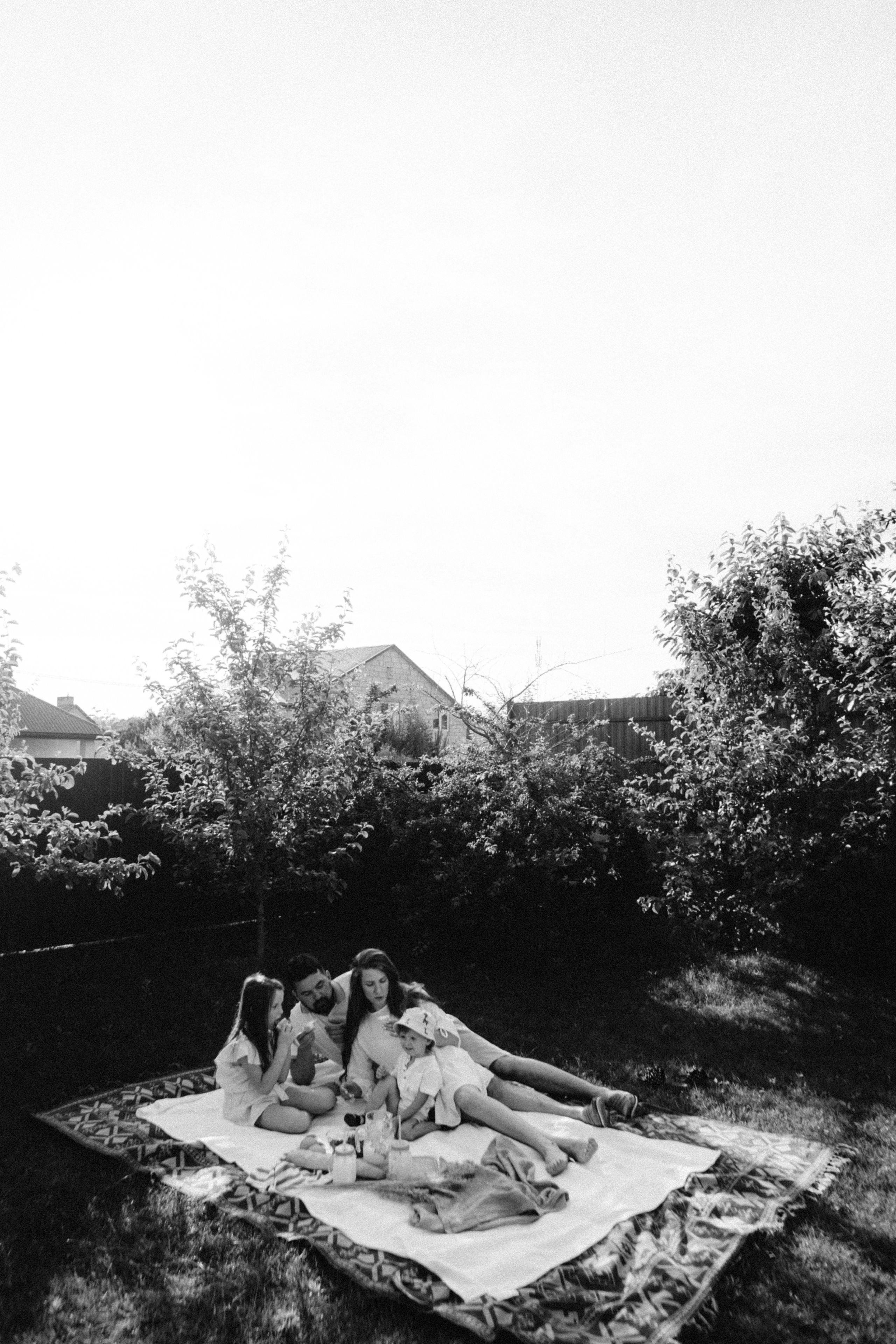 Home sweet home. Family photographer in Warsaw Sasha Zenzina