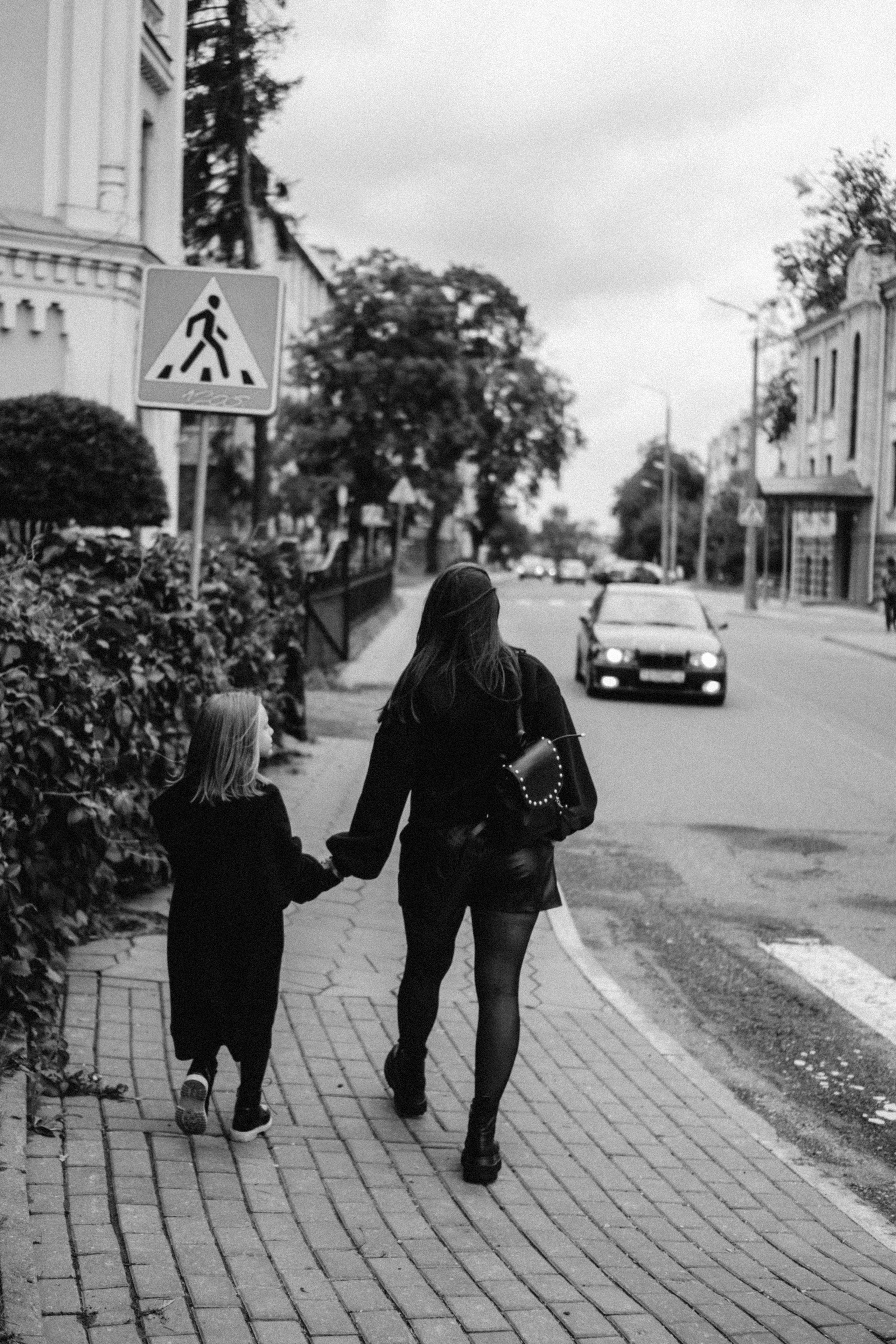 Free like the wind. Family photographer in Warsaw Sasha Zenzina