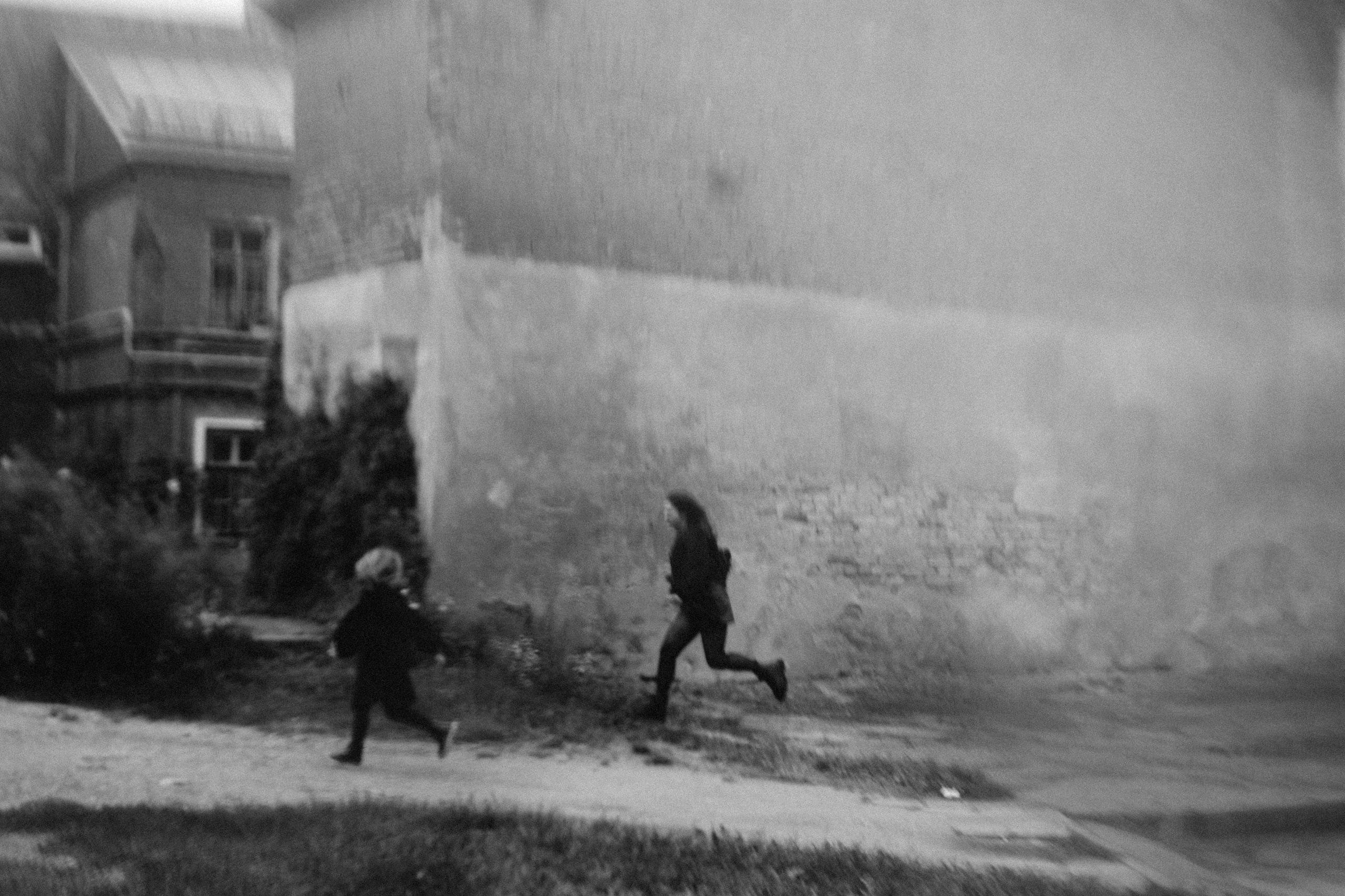 Free like the wind. Family photographer in Warsaw Sasha Zenzina