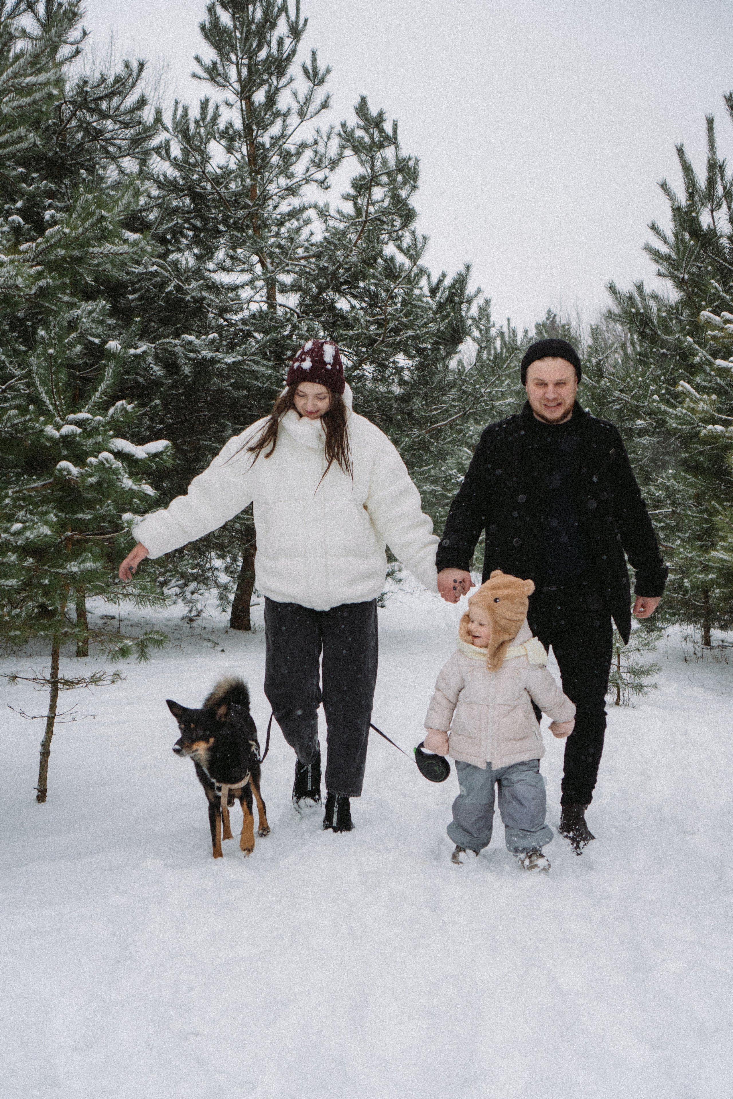 Winter happines. Family photographer in Warsaw Sasha Zenzina