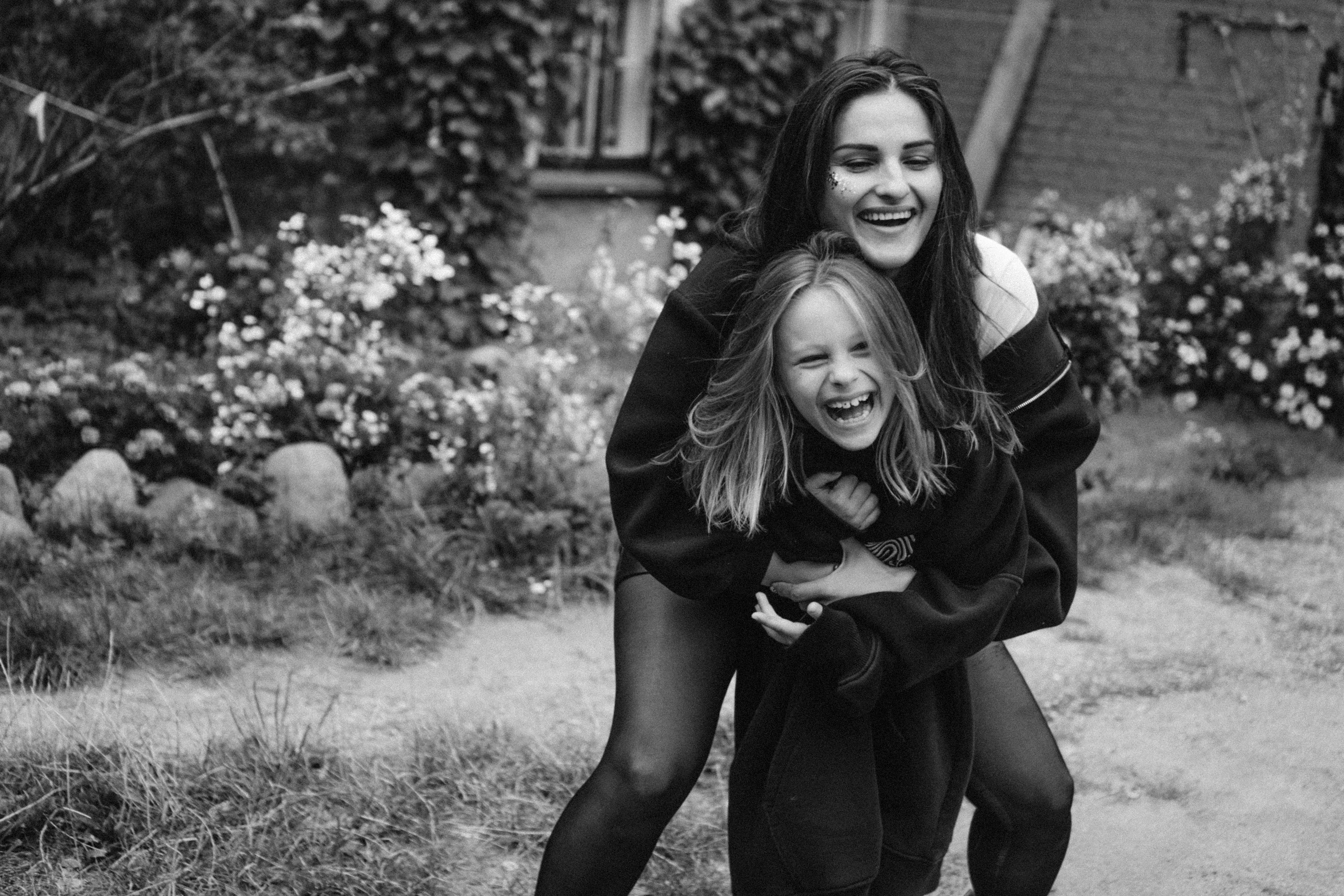 Free like the wind. Family photographer in Warsaw Sasha Zenzina