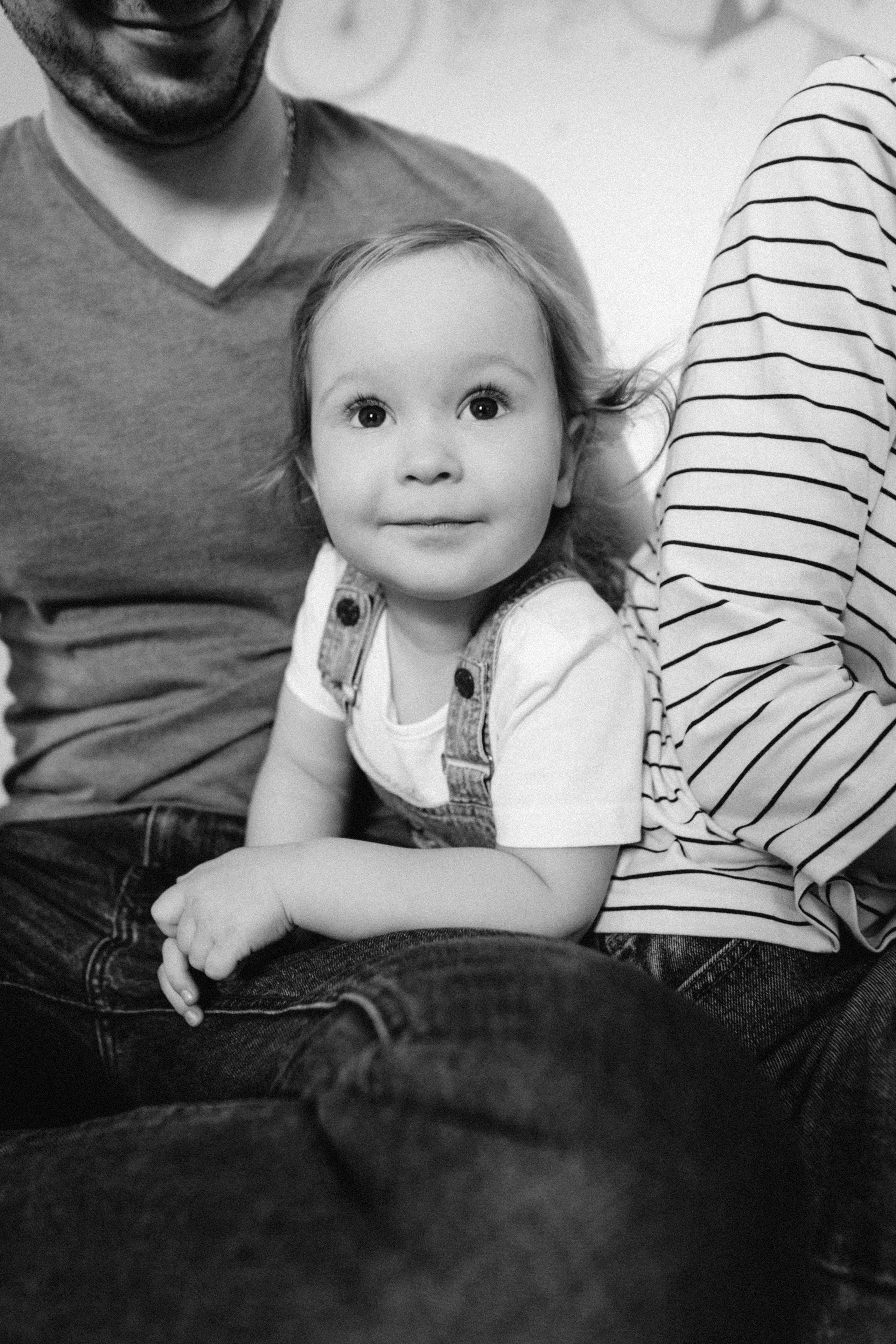 Let's stay home. Family photographer in Warsaw Sasha Zenzina