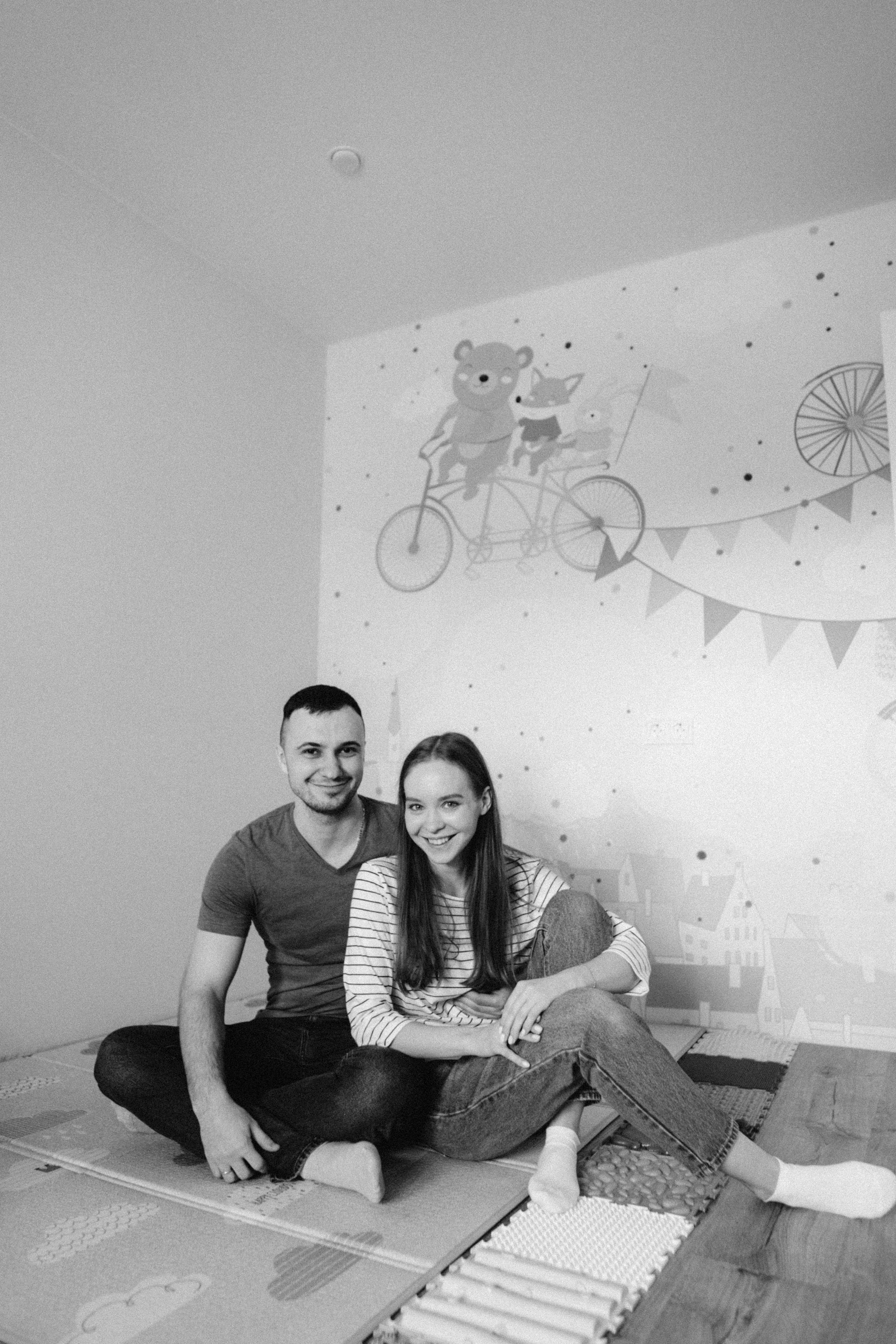 Let's stay home. Family photographer in Warsaw Sasha Zenzina