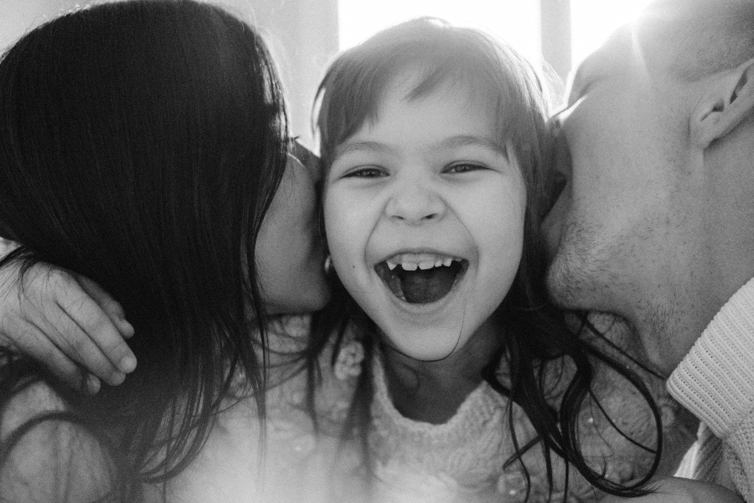 But the greatest of these is love. Family photographer in Warsaw Sasha Zenzina