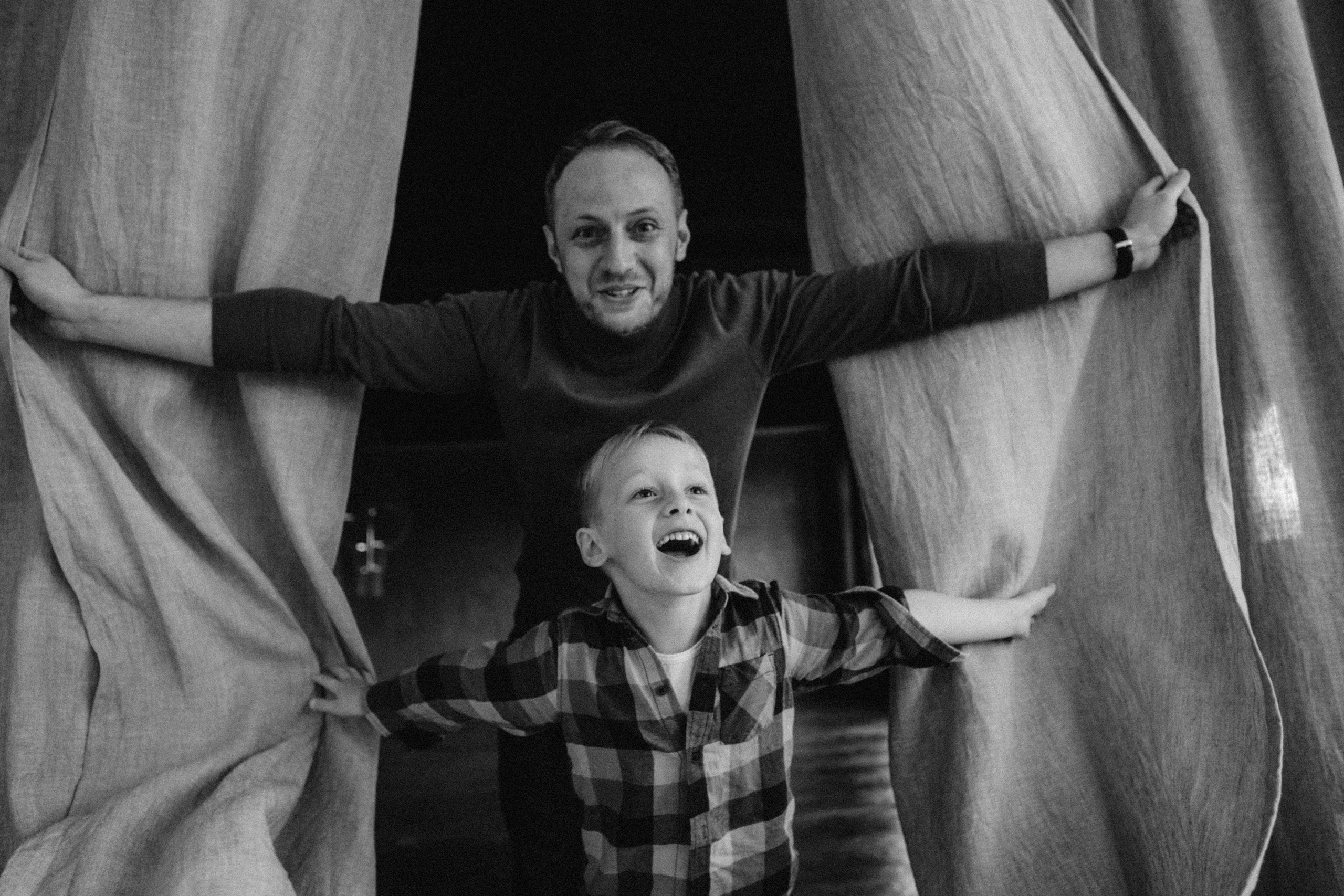 We are here. Family photographer in Warsaw Sasha Zenzina