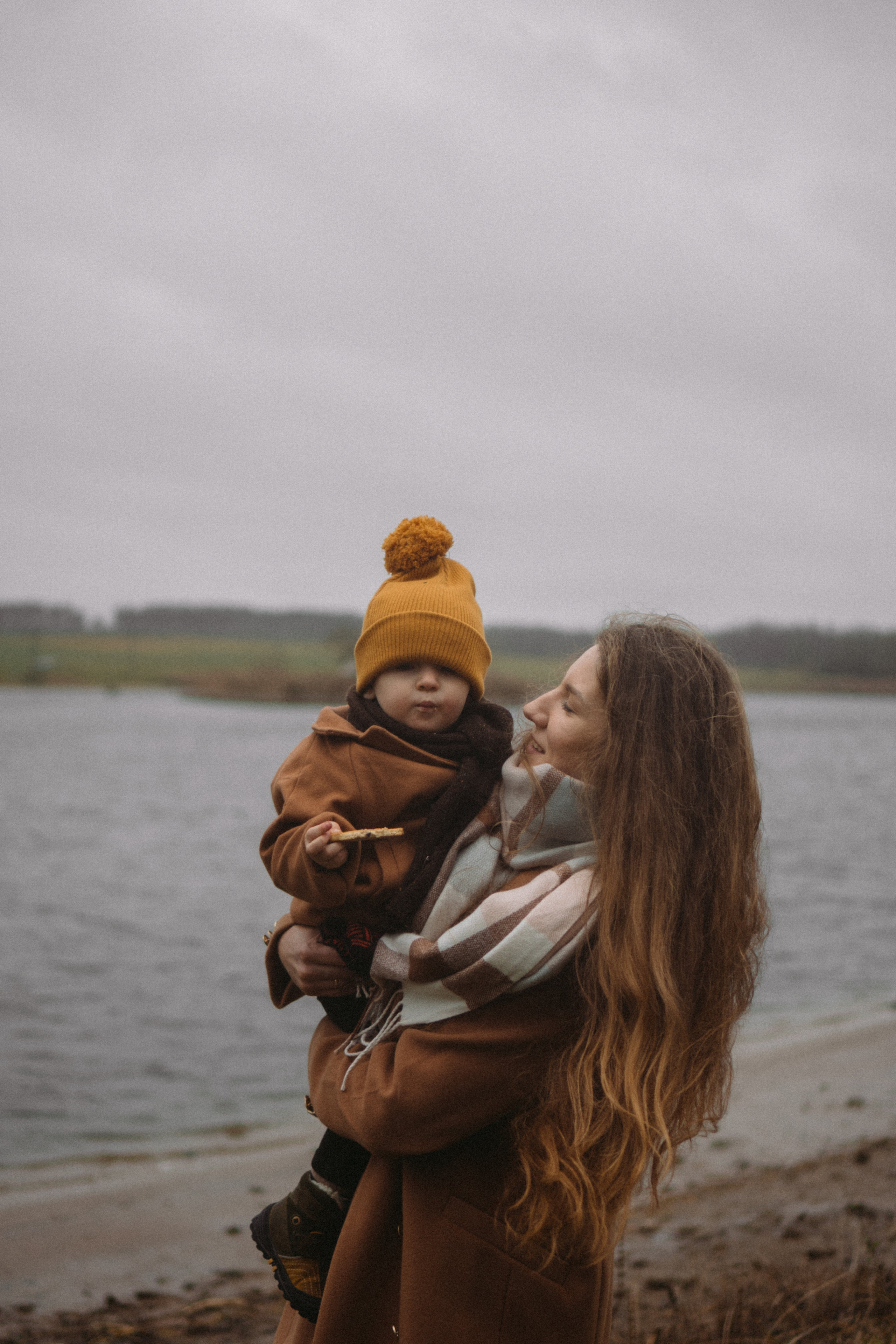Cold outside Warm inside. Family photographer in Warsaw Sasha Zenzina