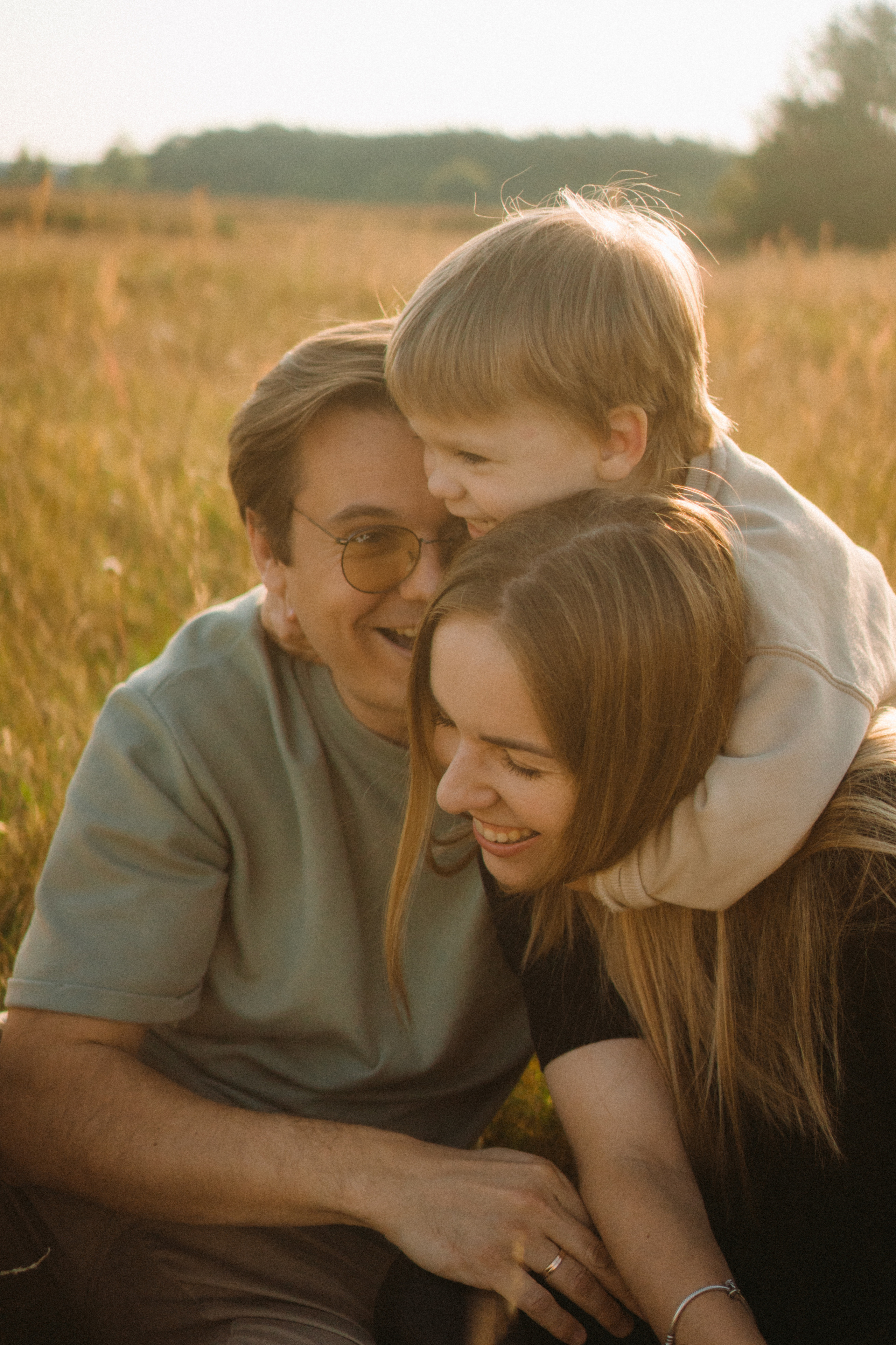 Catch the sunset. Family photographer in Warsaw Sasha Zenzina