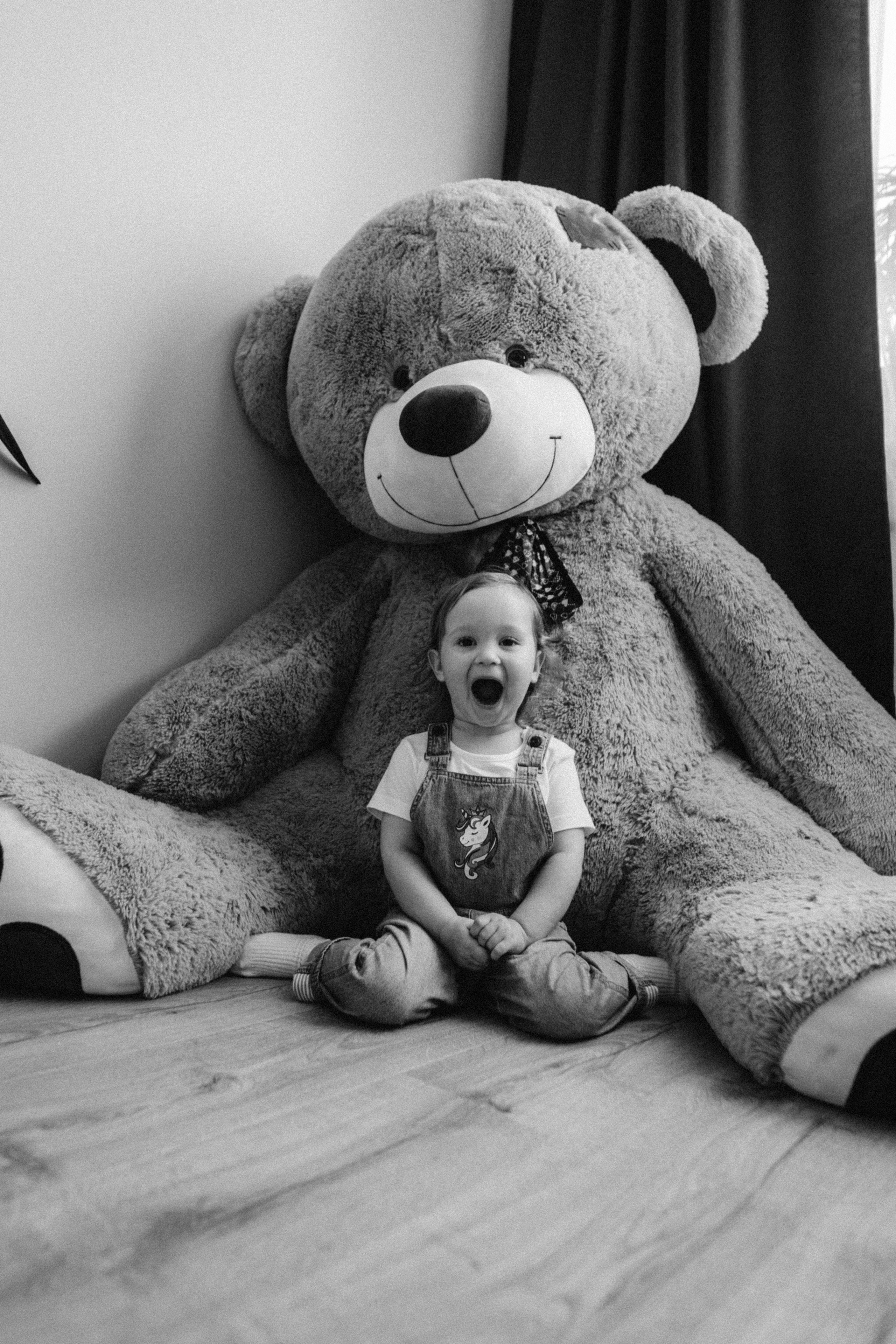 Let's stay home. Family photographer in Warsaw Sasha Zenzina