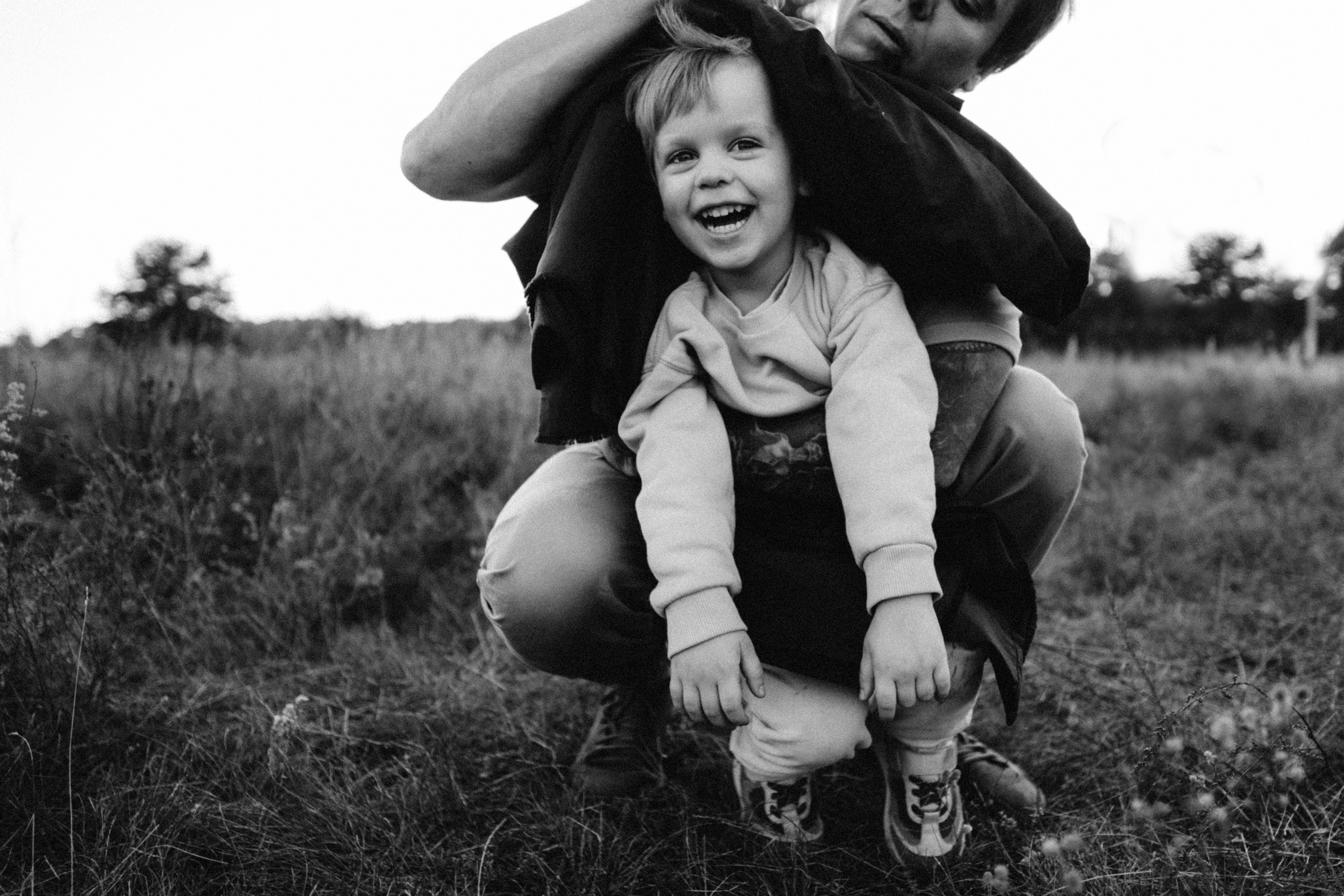 Catch the sunset. Family photographer in Warsaw Sasha Zenzina