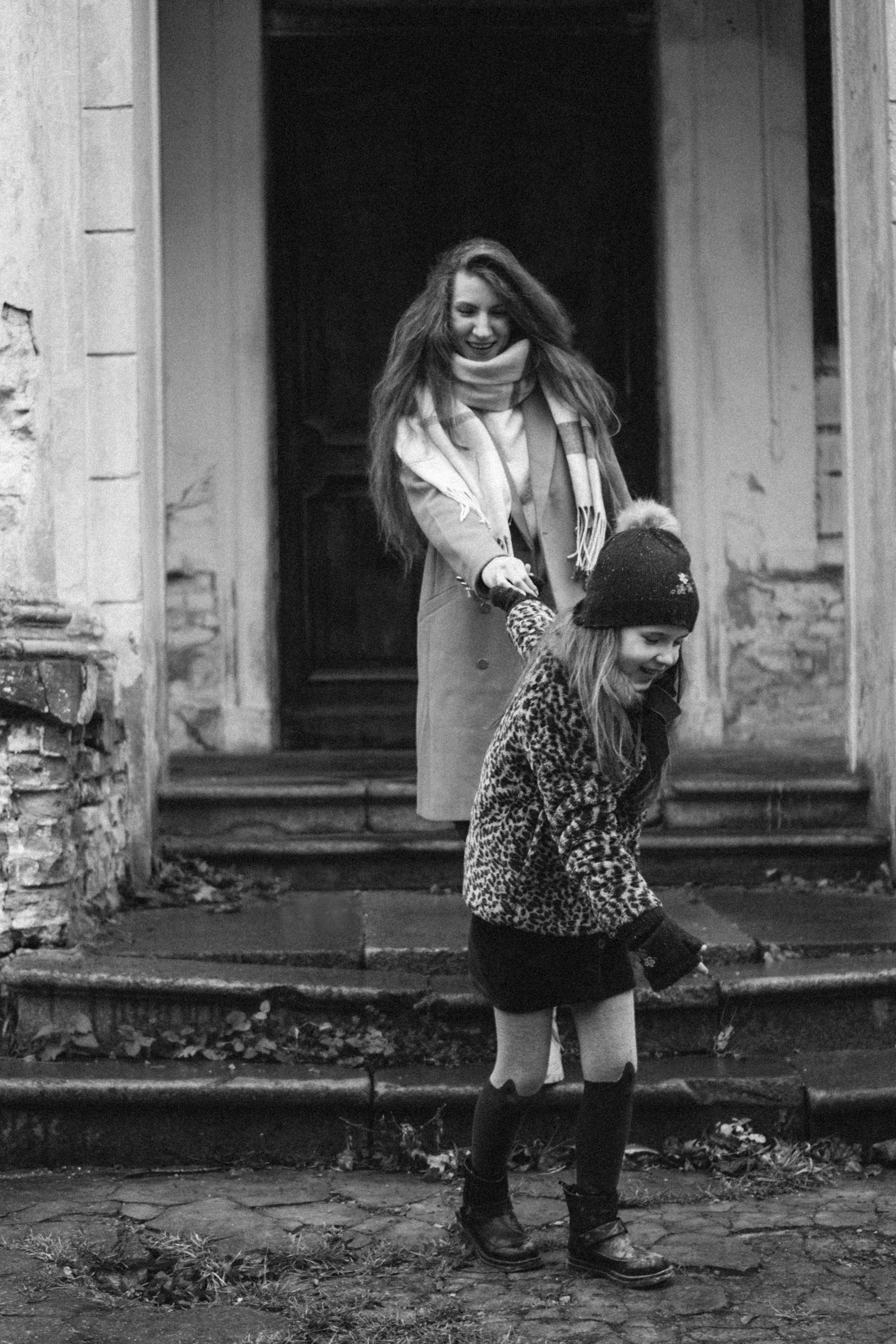 Cold outside Warm inside. Family photographer in Warsaw Sasha Zenzina