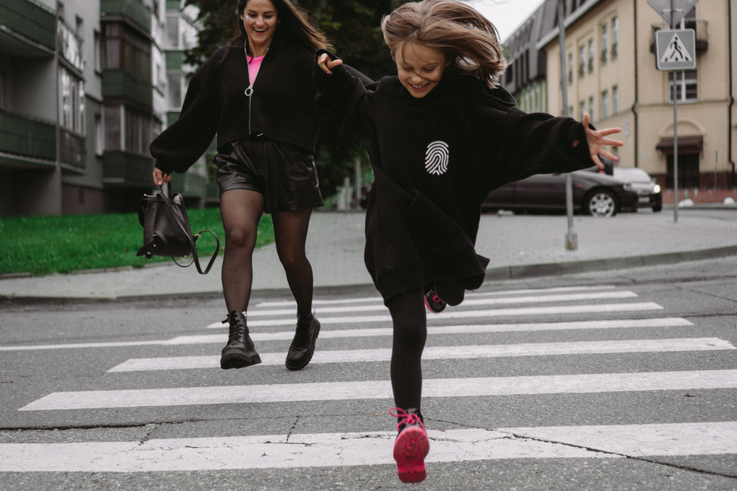 Free like the wind. Family photographer in Warsaw Sasha Zenzina