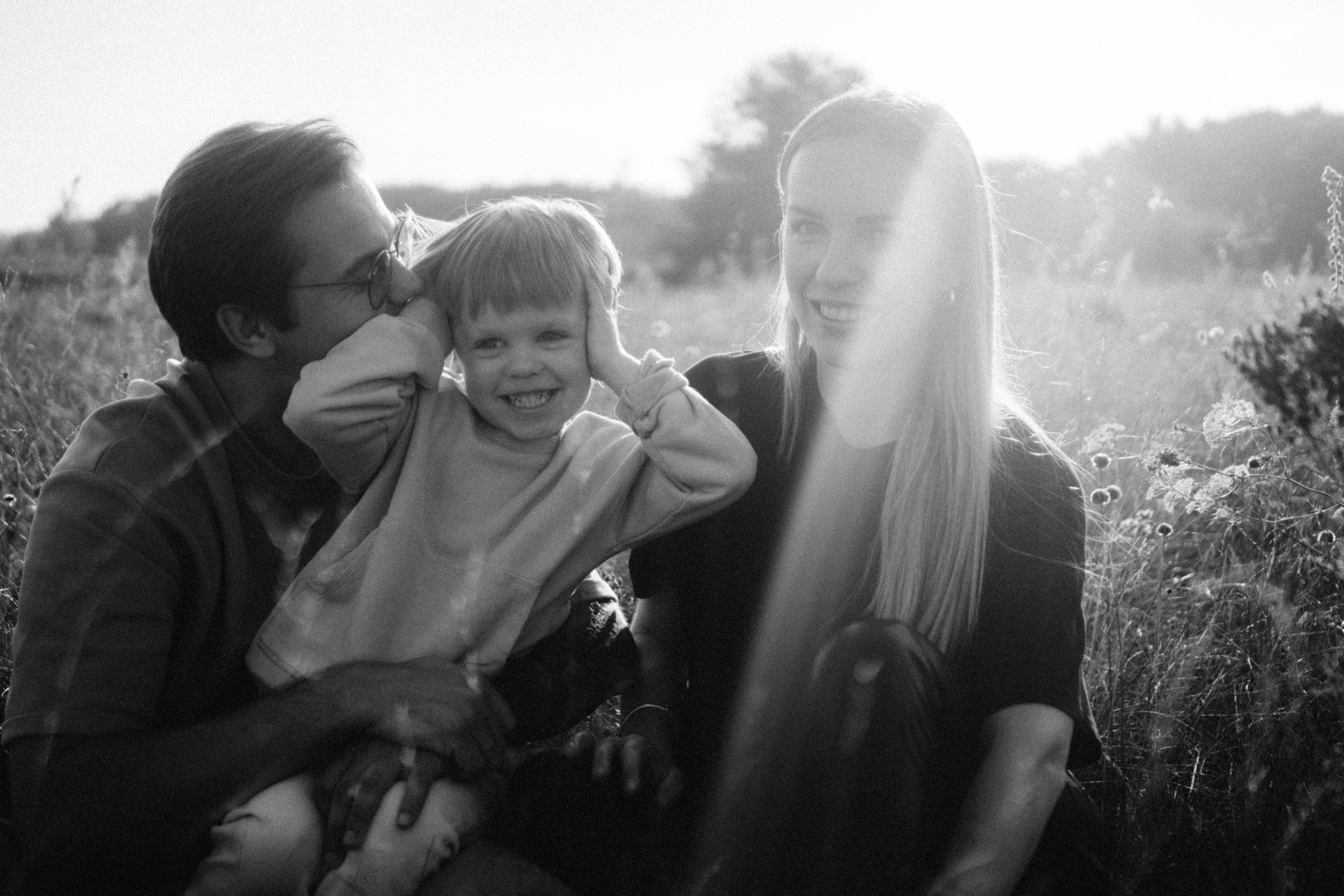 Catch the sunset. Family photographer in Warsaw Sasha Zenzina