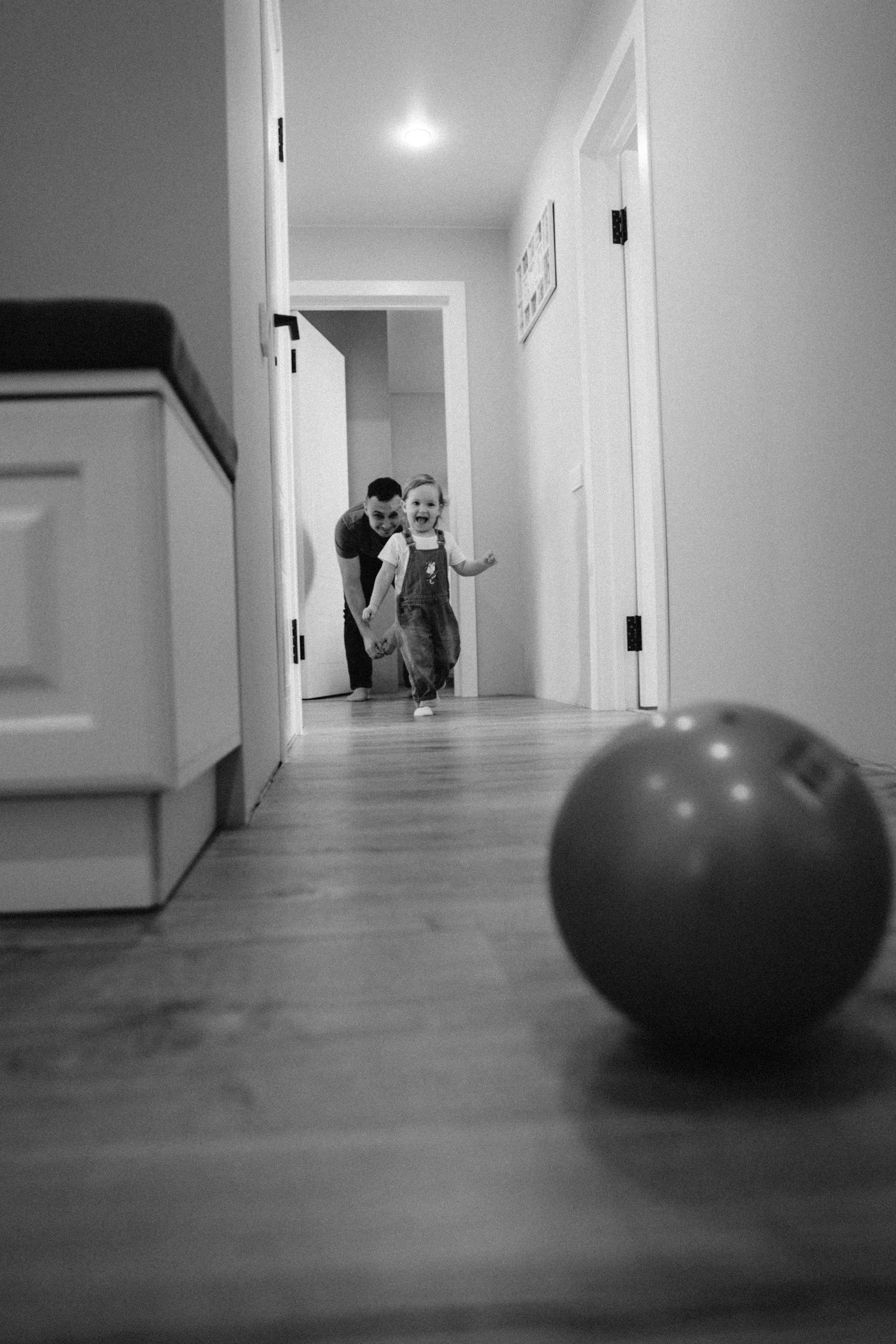 Let's stay home. Family photographer in Warsaw Sasha Zenzina