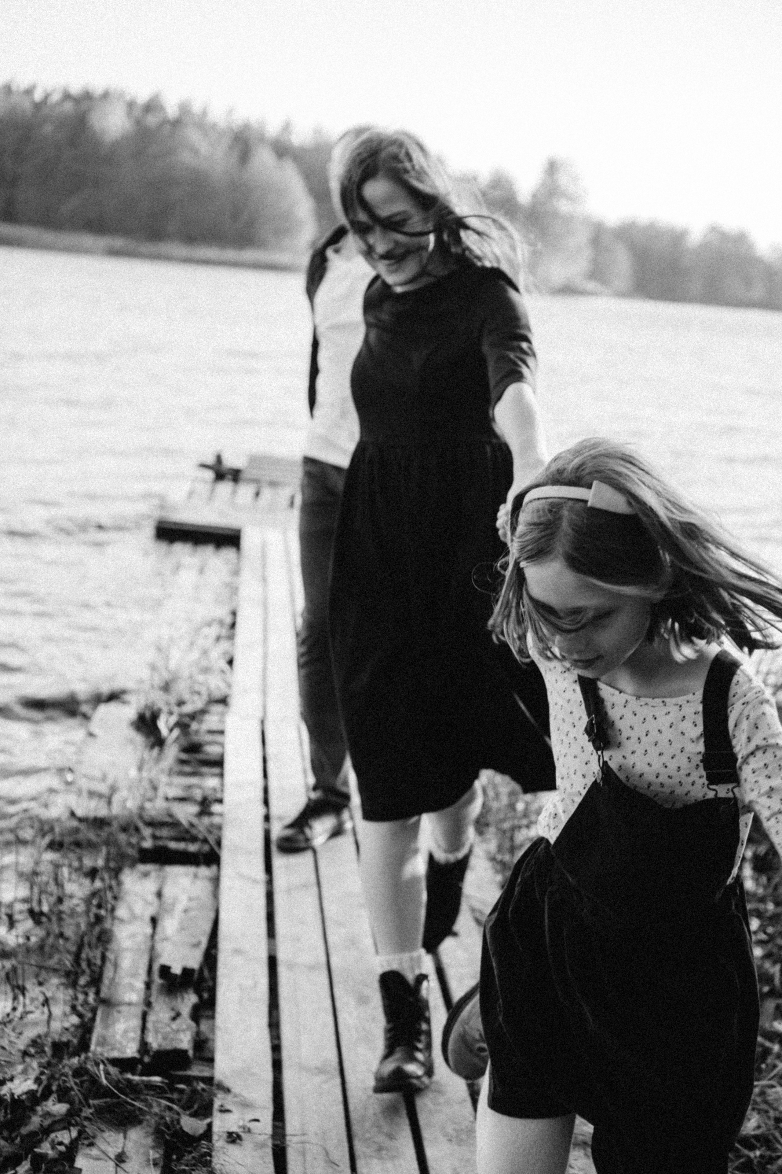 When autumn leaves start to fall. Family photographer in Warsaw Sasha Zenzina