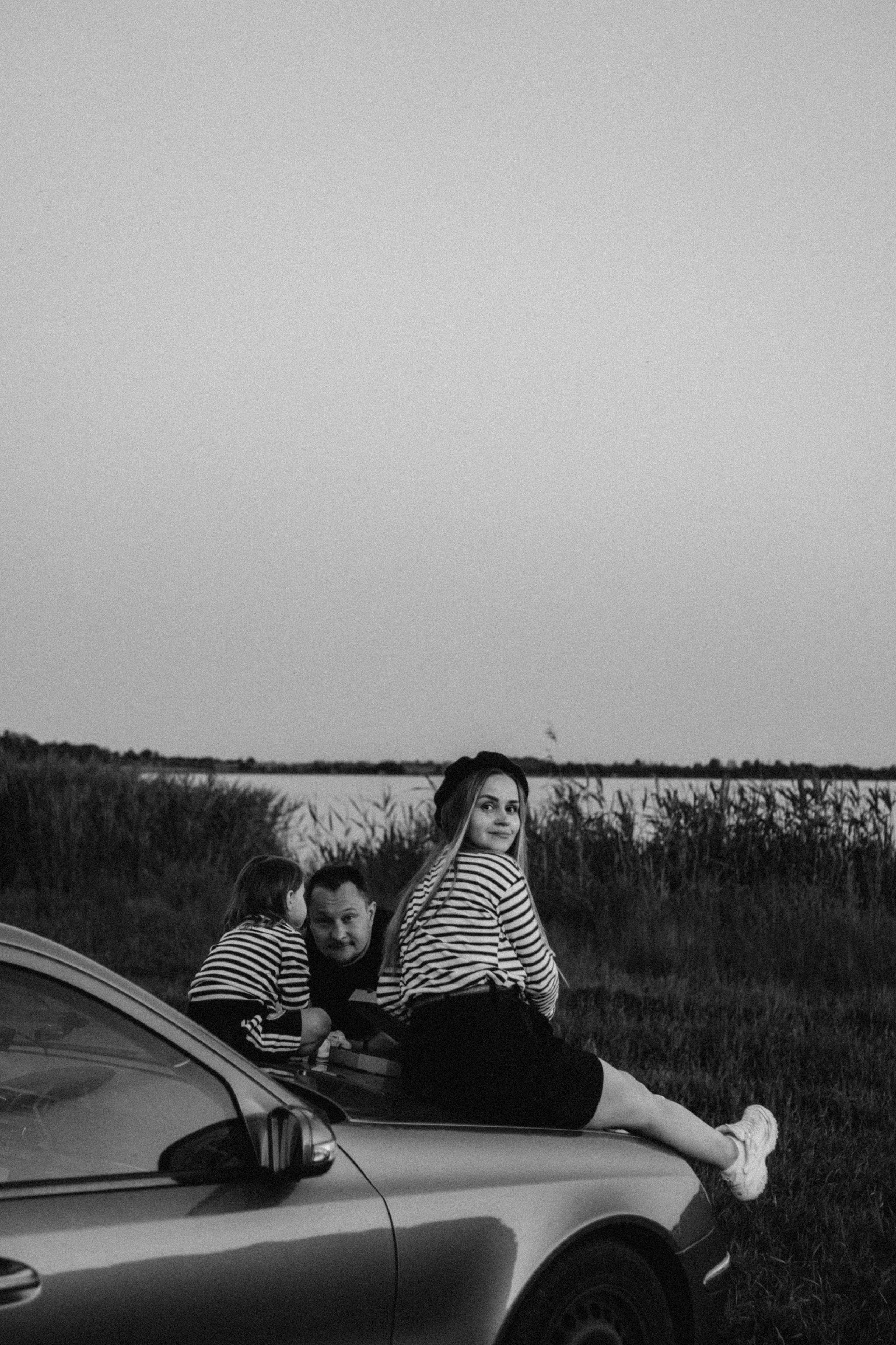 Love whisper. Family photographer in Warsaw Sasha Zenzina