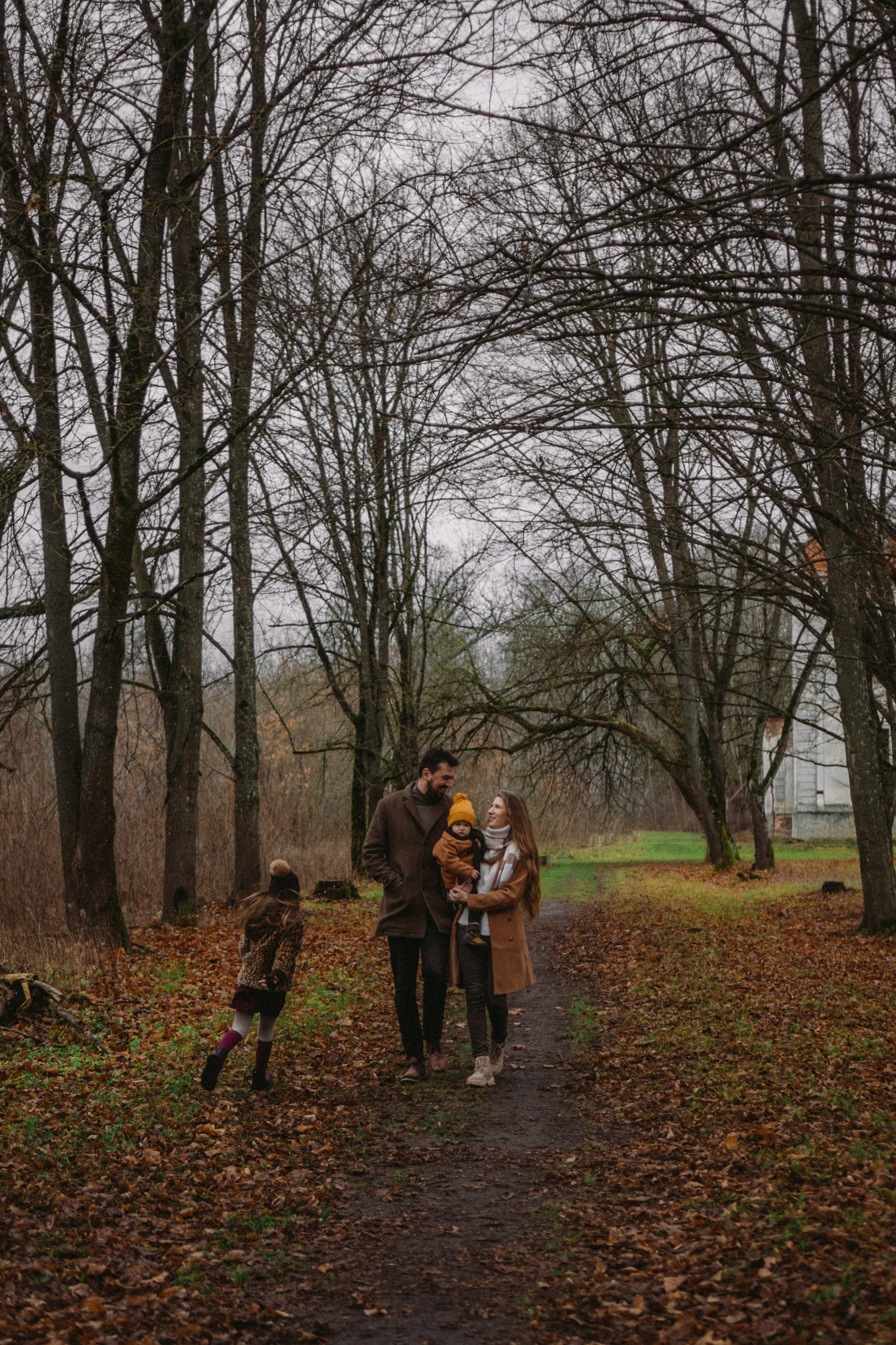 Cold outside Warm inside. Family photographer in Warsaw Sasha Zenzina