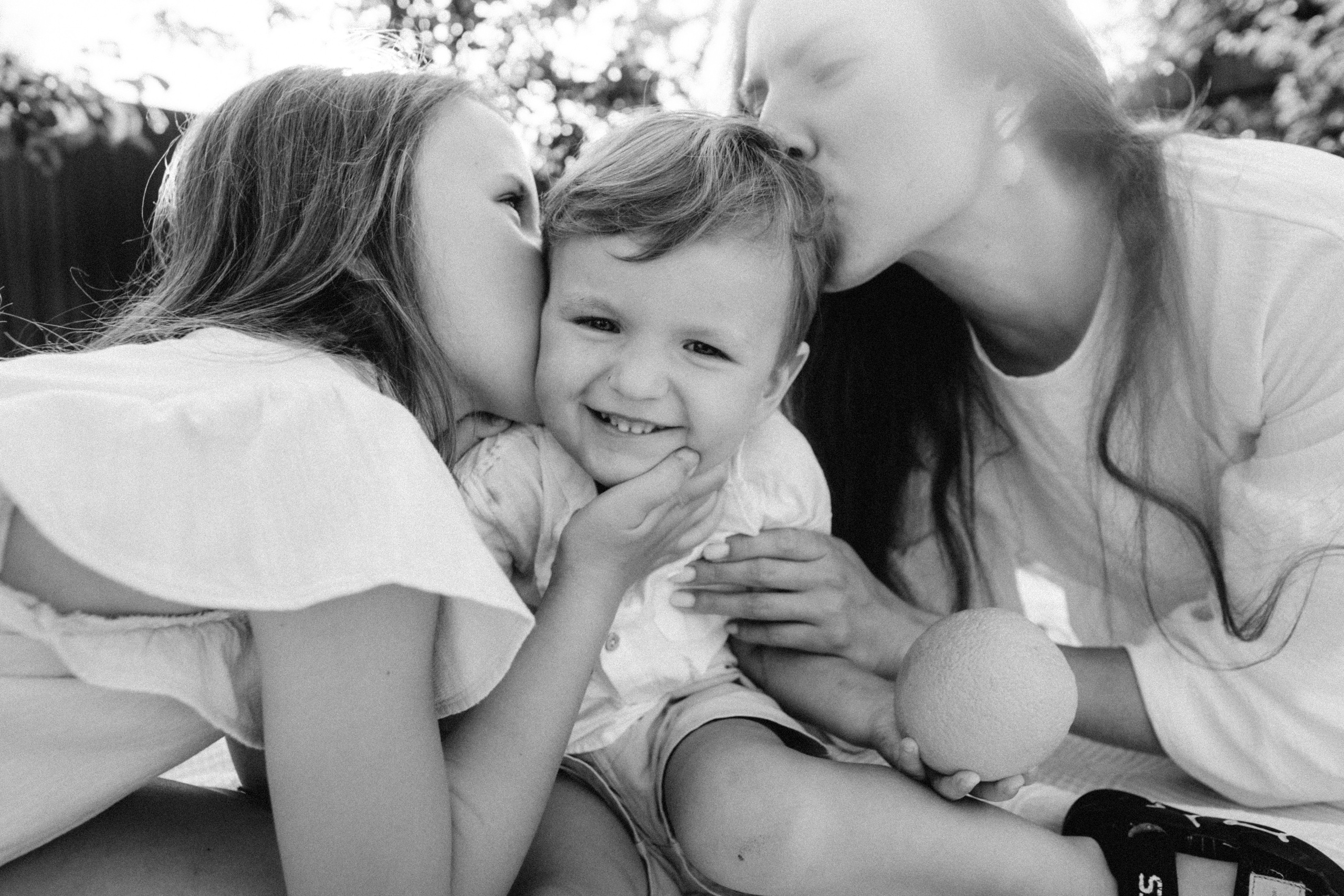 Home sweet home. Family photographer in Warsaw Sasha Zenzina