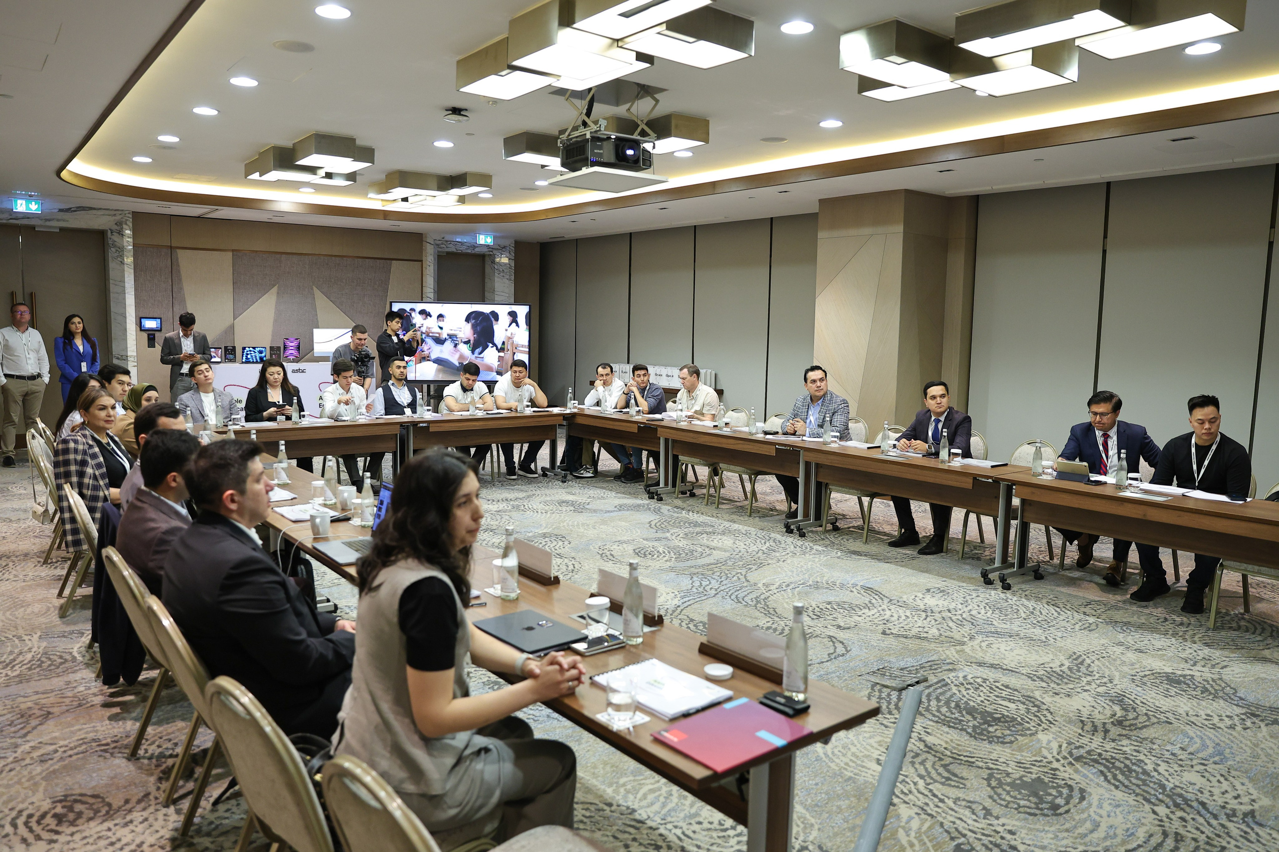 Презентация Apple education Uzbekiston. Создает увлекательные учебные материалы. Профессиональная Фото-Видео Студия Геннадия Нестеренко | Ташкент и Весь Узбекистан